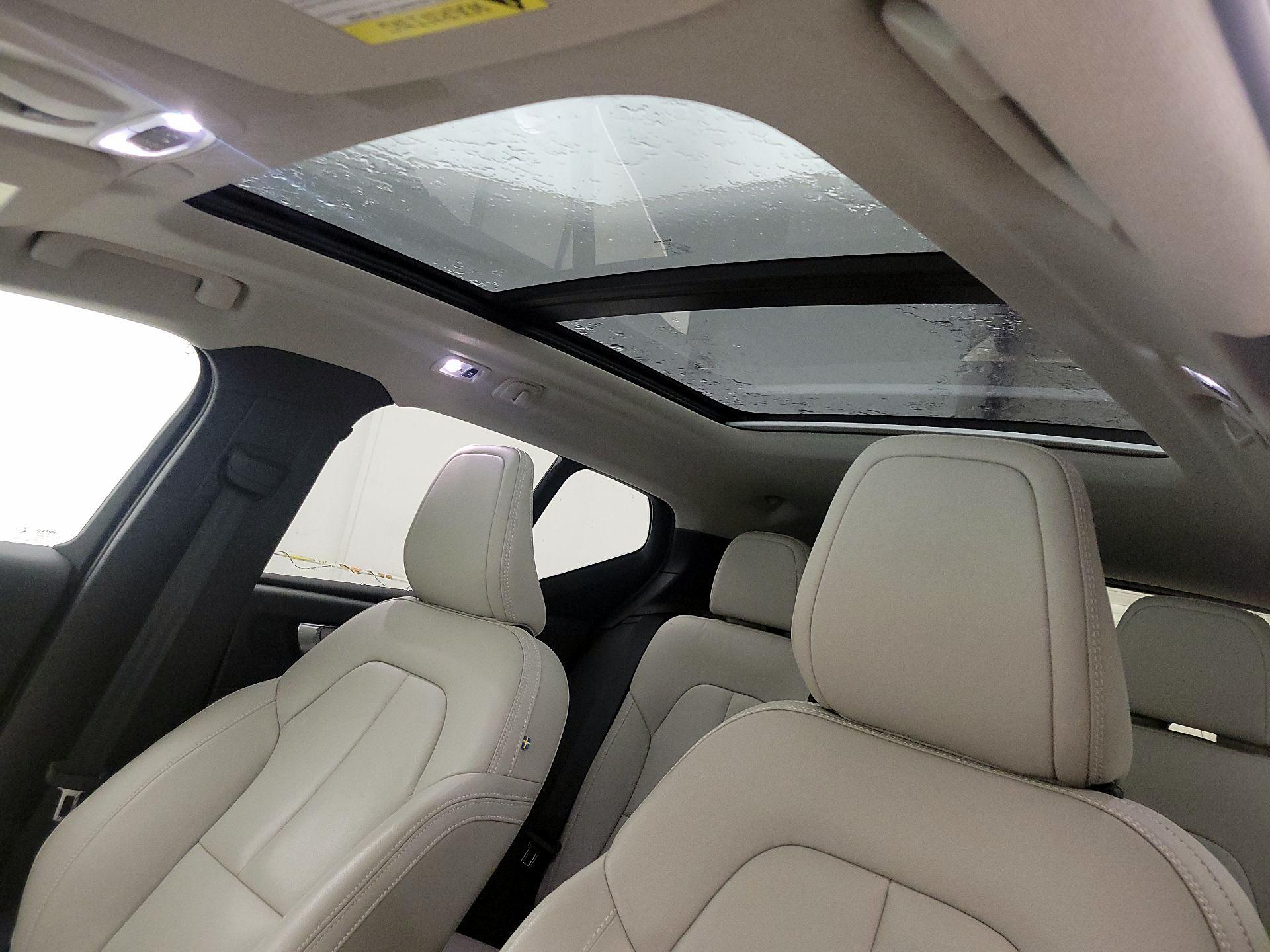 Thumbnail: 2021 Volvo XC40 - 20