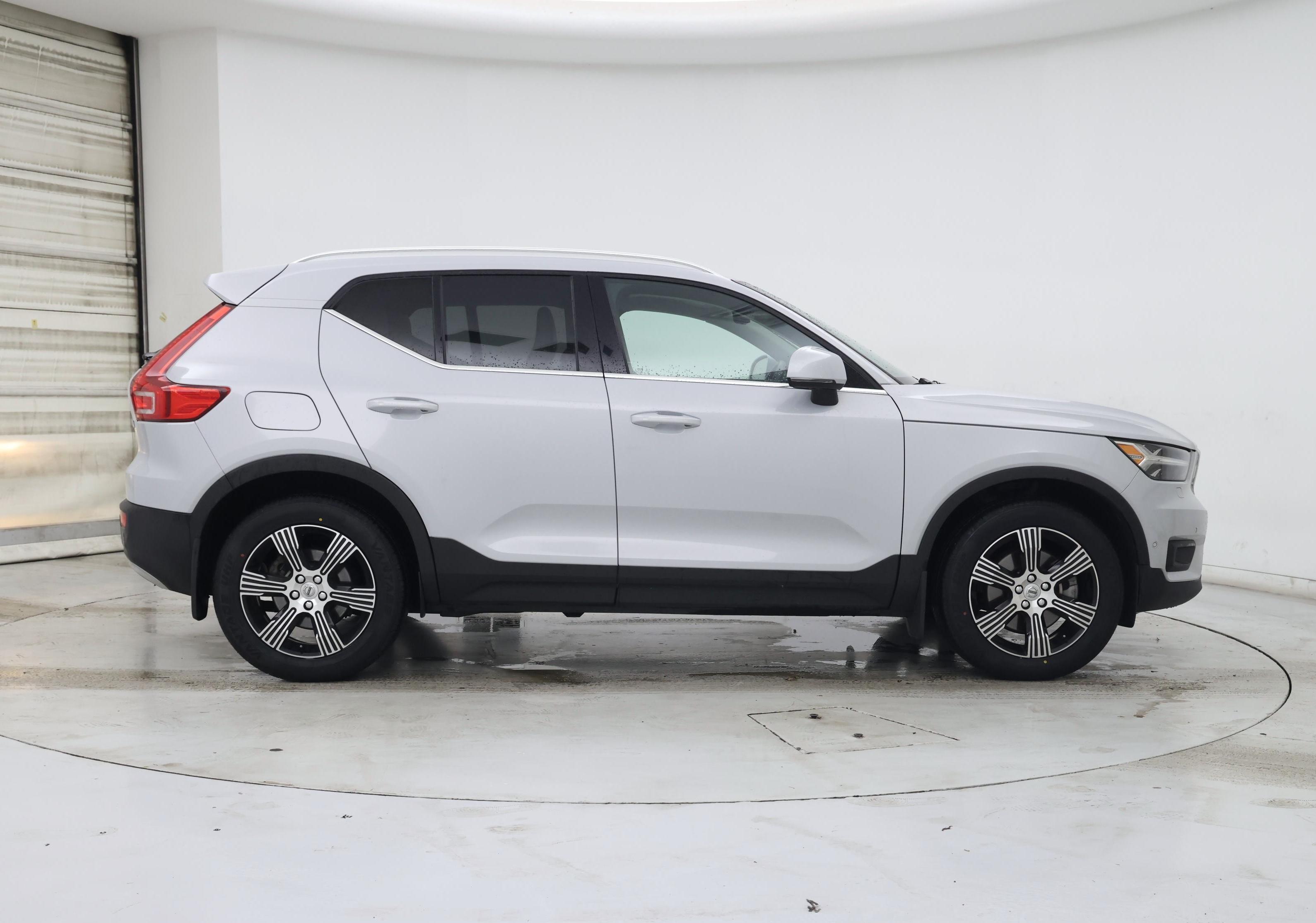Thumbnail: 2021 Volvo XC40 - 7