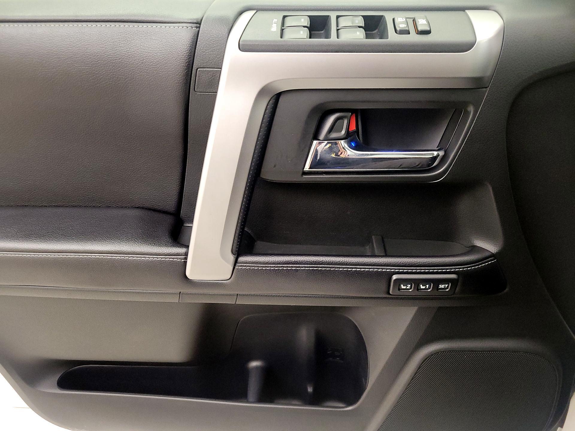 Thumbnail: 2017 Toyota 4Runner - 12