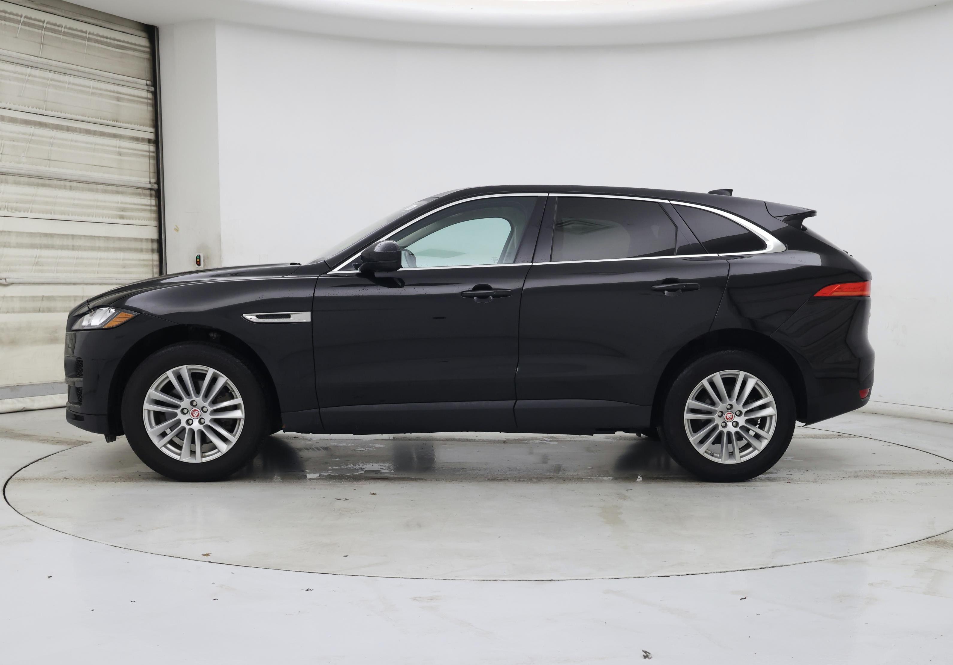 Thumbnail: 2020 Jaguar F-Pace - 3