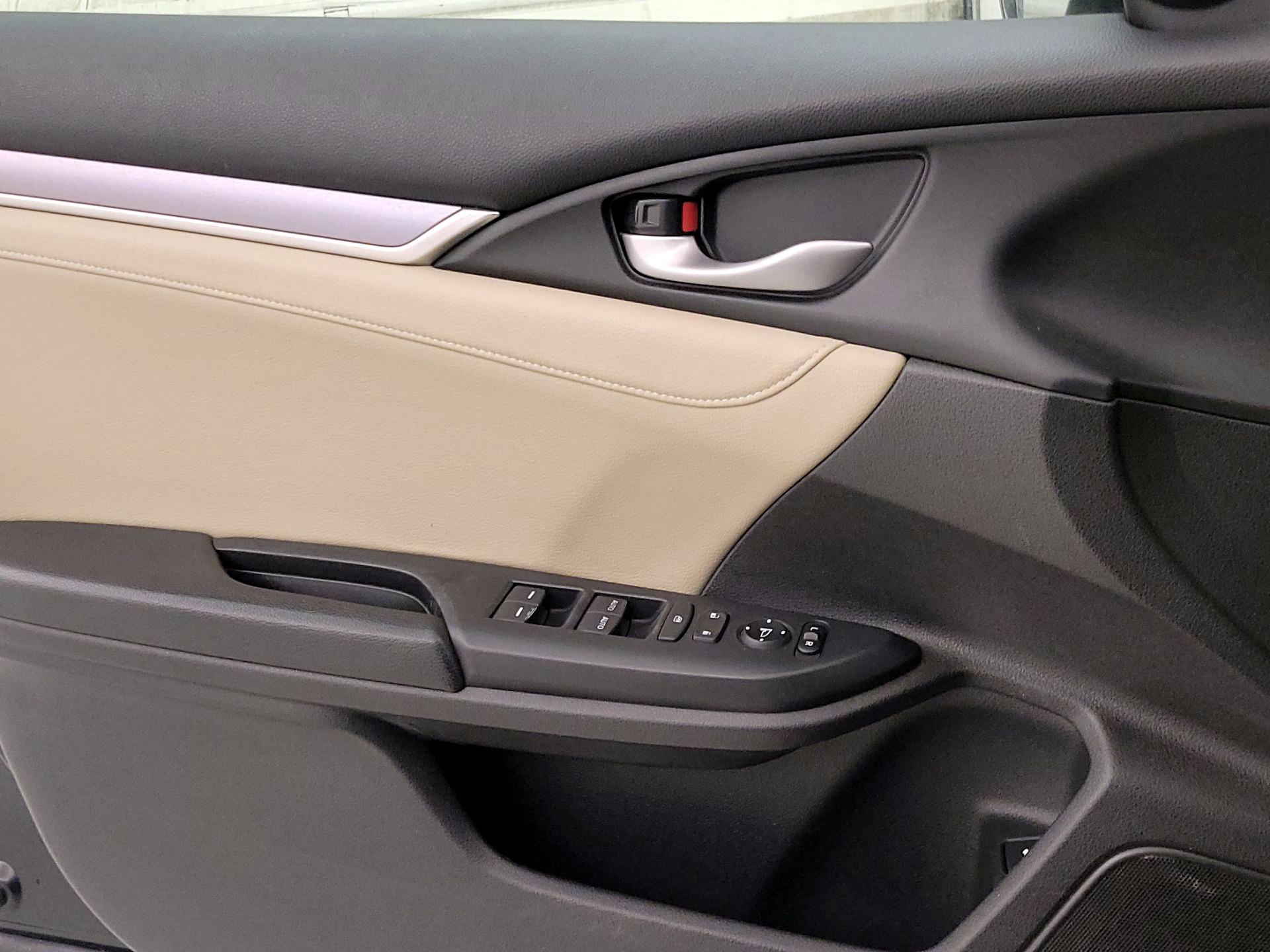 Thumbnail: 2016 Honda Civic - 12