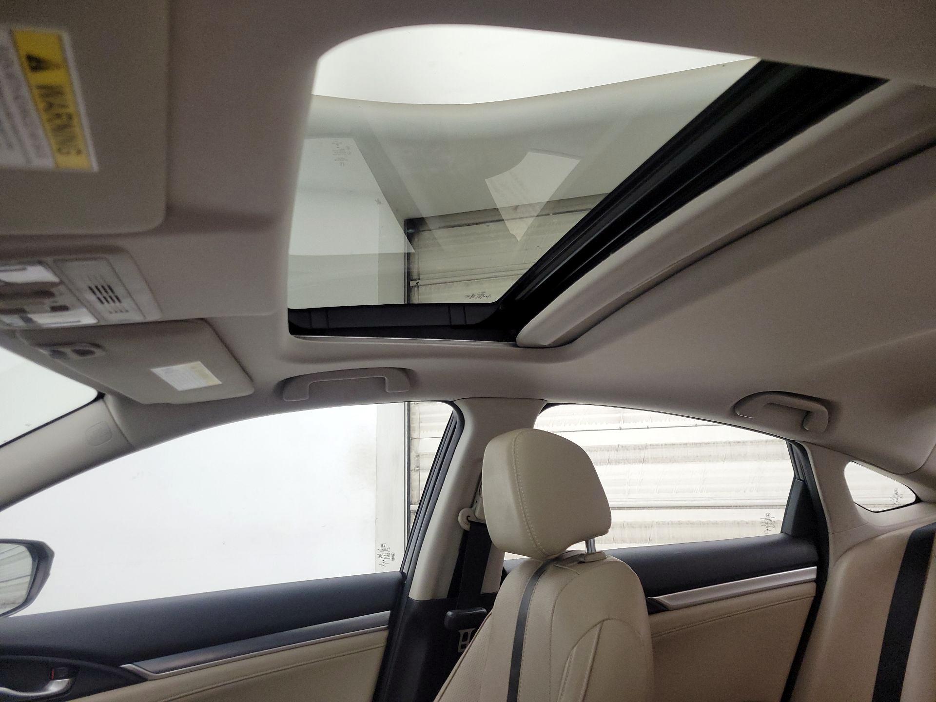 Thumbnail: 2016 Honda Civic - 18