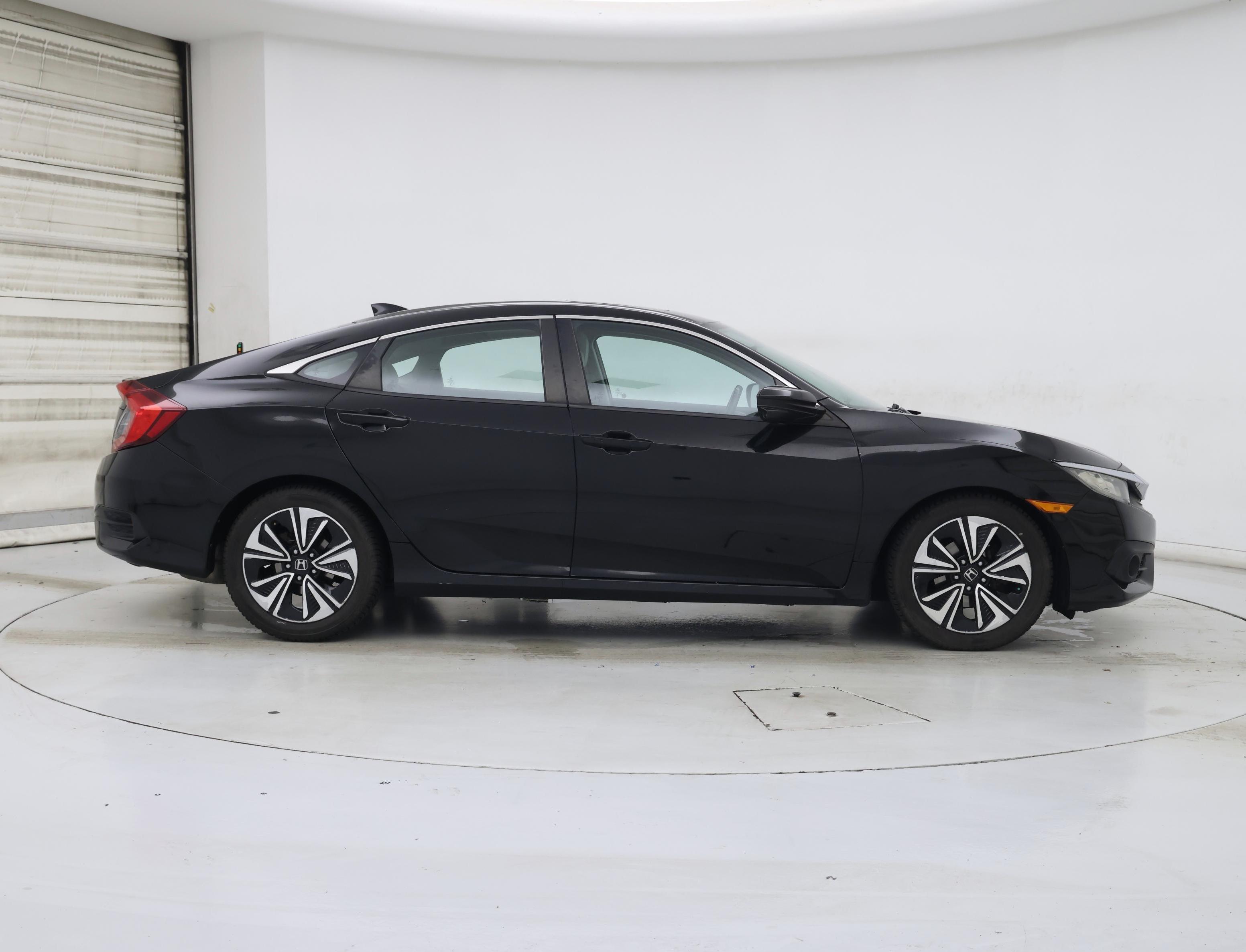 Thumbnail: 2016 Honda Civic - 7