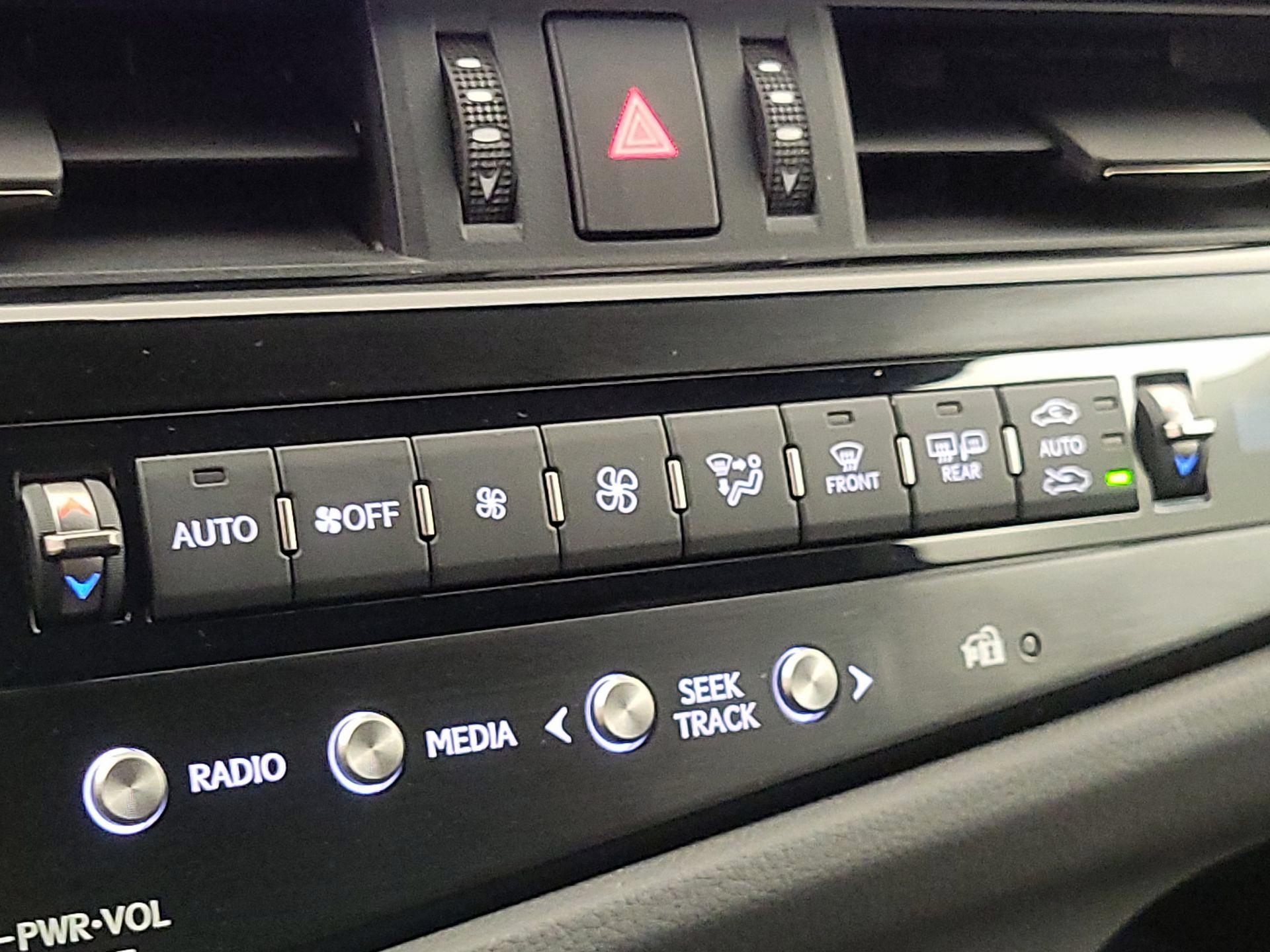 Thumbnail: 2024 Lexus ES - 16