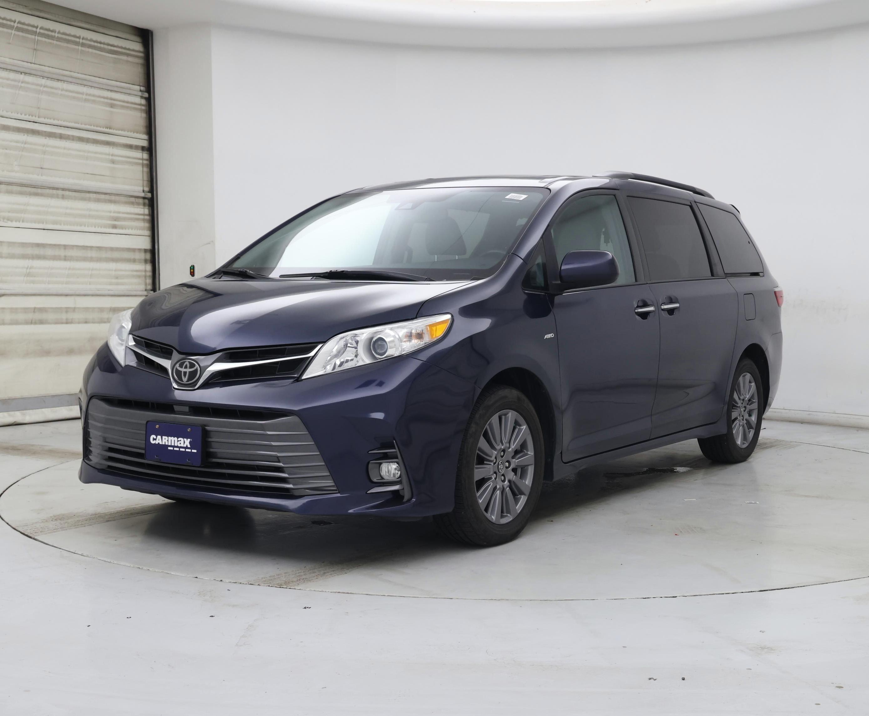 Thumbnail: 2019 Toyota Sienna - 4