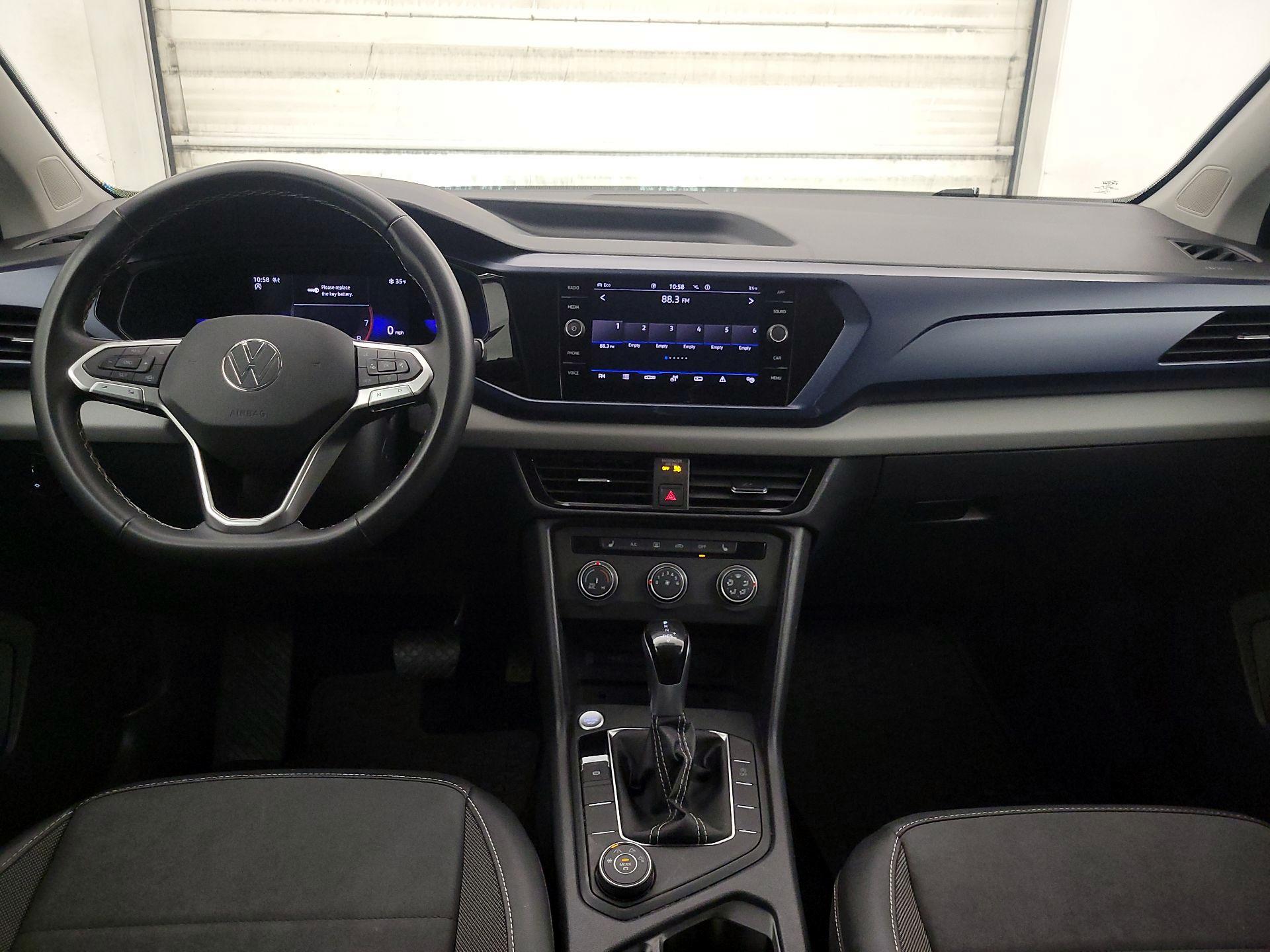 Thumbnail: 2022 Volkswagen Taos - 9