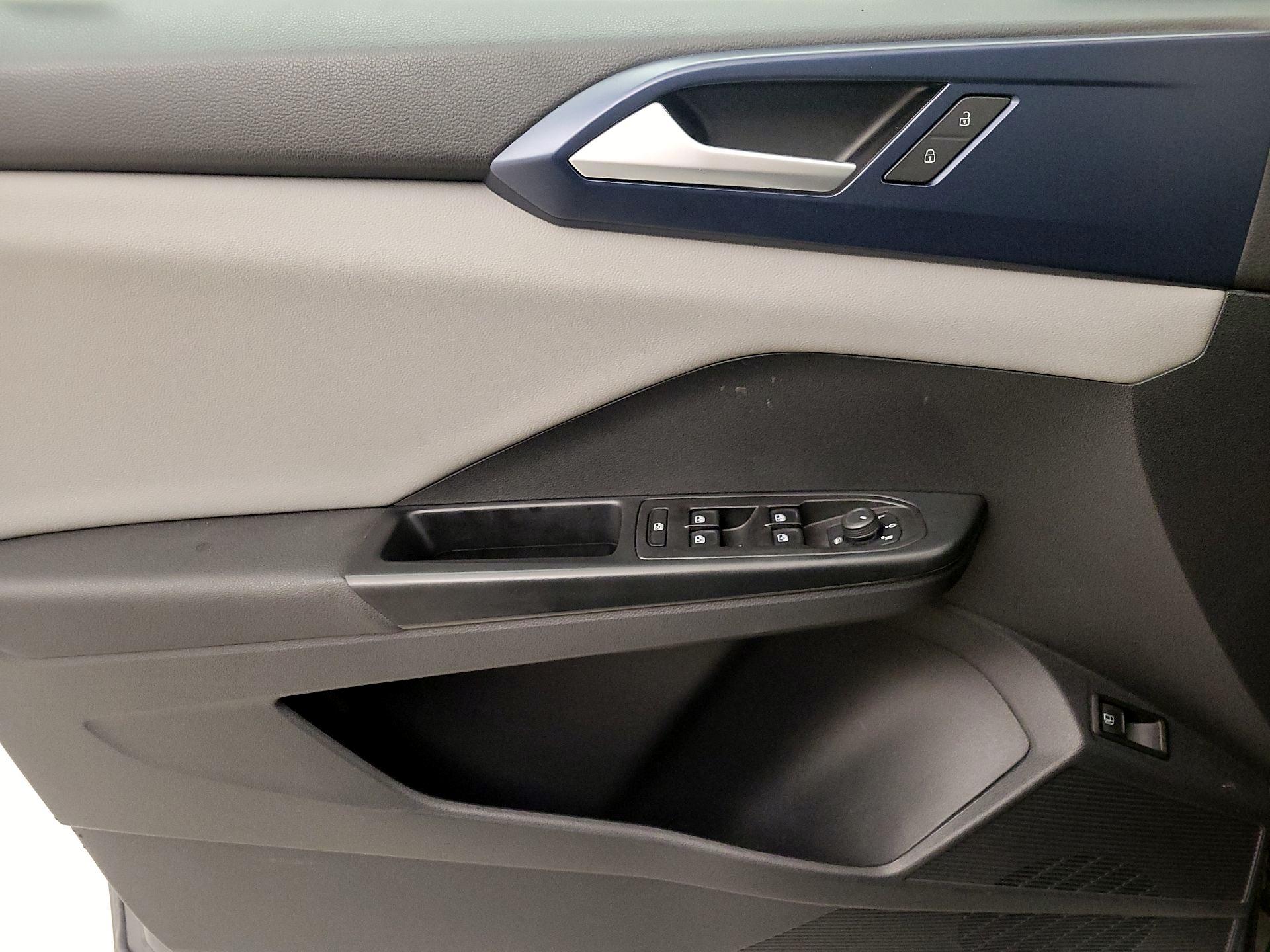 Thumbnail: 2022 Volkswagen Taos - 12