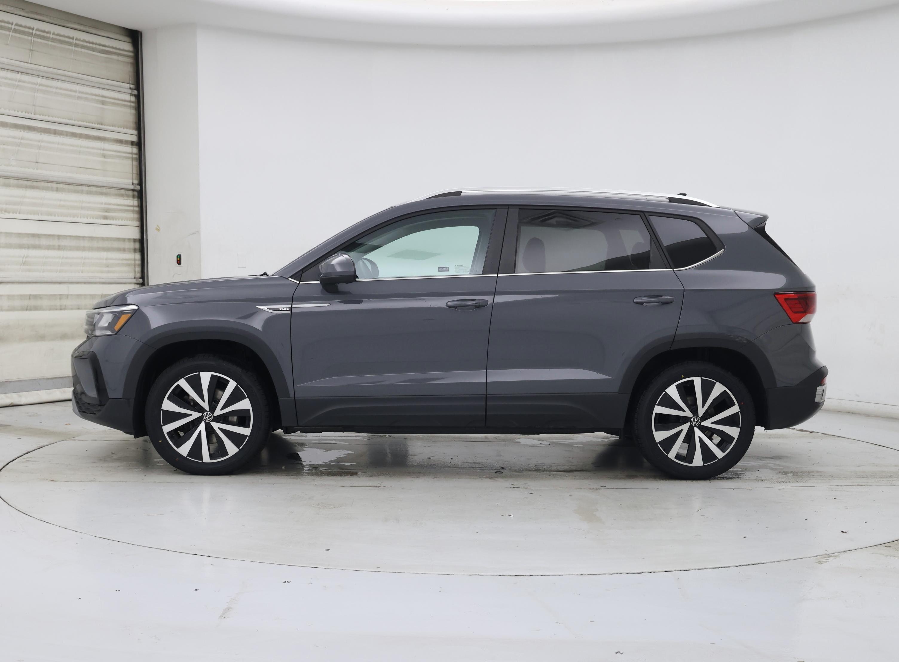 Thumbnail: 2022 Volkswagen Taos - 3