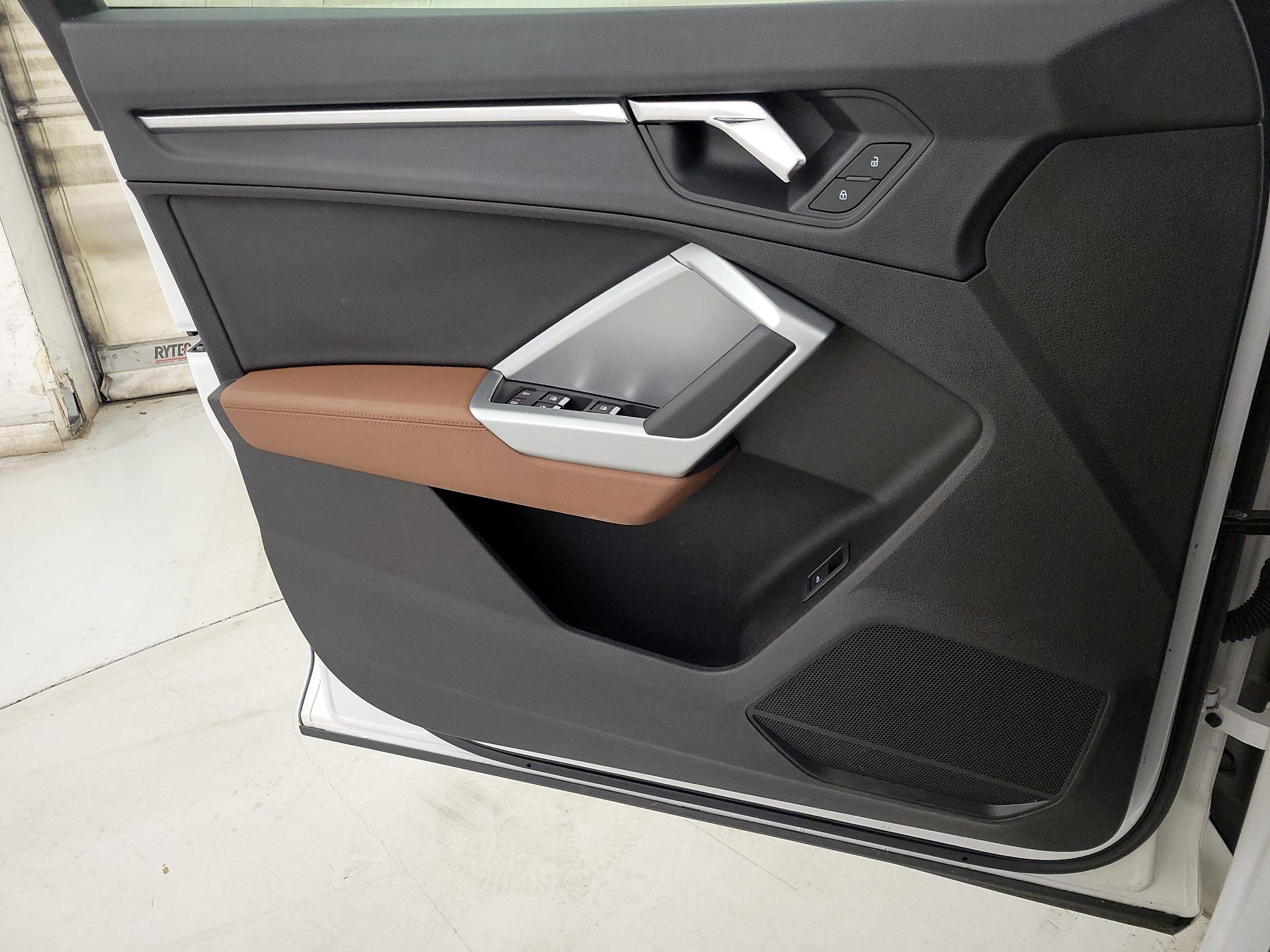 Thumbnail: 2020 Audi Q3 - 12