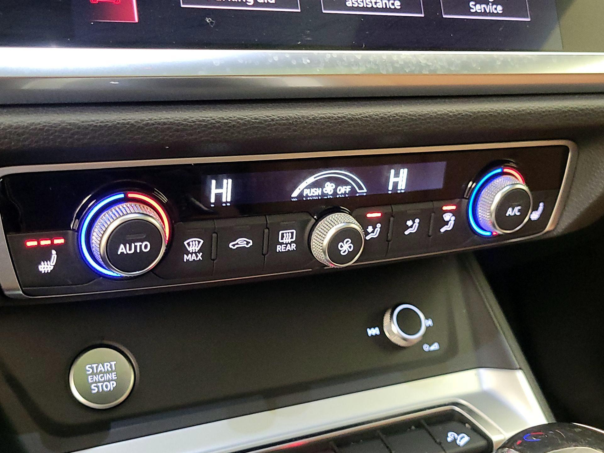 Thumbnail: 2020 Audi Q3 - 16