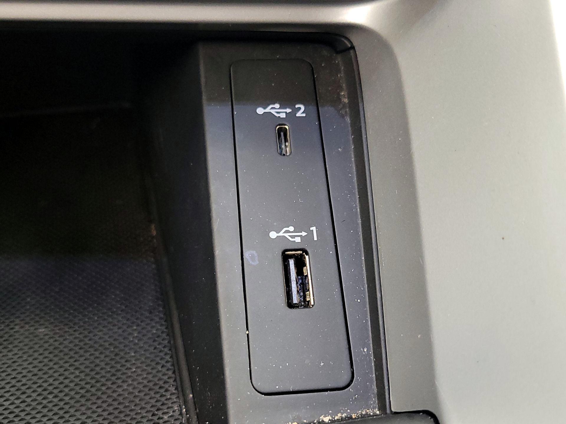 Thumbnail: 2020 Audi Q3 - 18