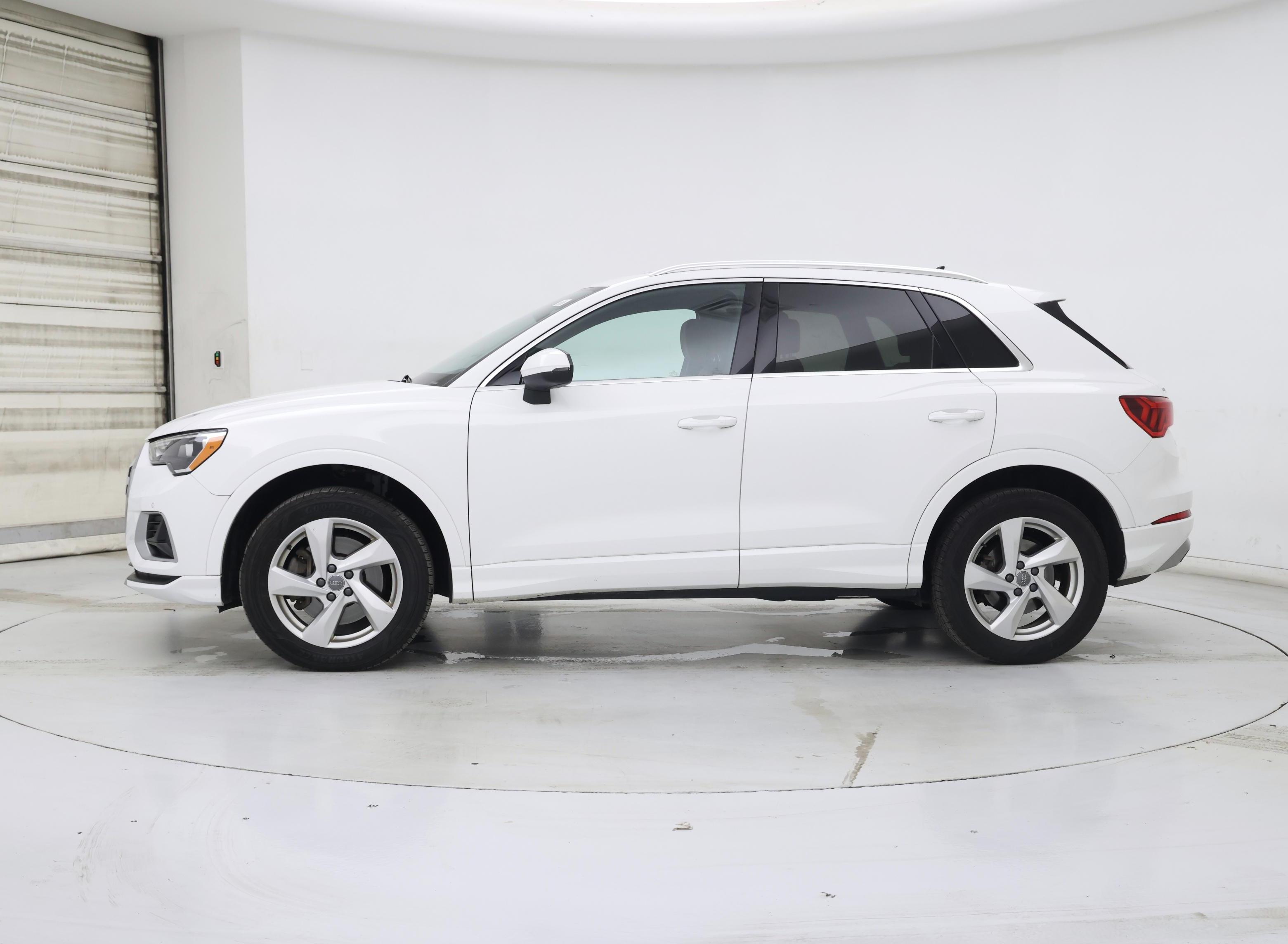 Thumbnail: 2020 Audi Q3 - 3