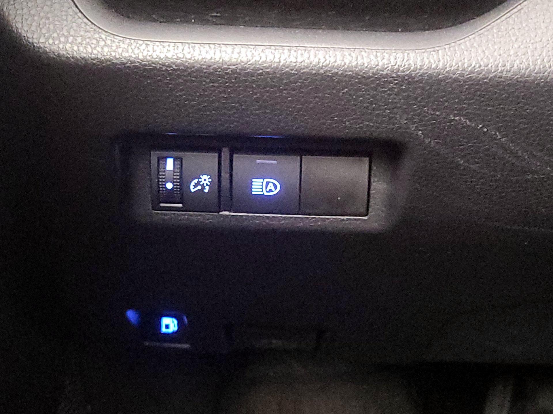 Thumbnail: 2021 Toyota RAV4 - 13