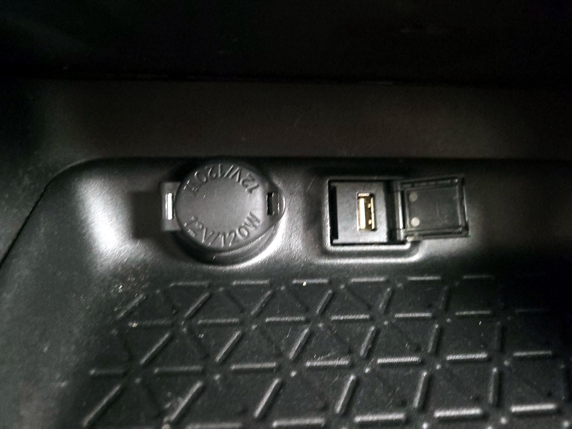 Thumbnail: 2021 Toyota RAV4 - 18