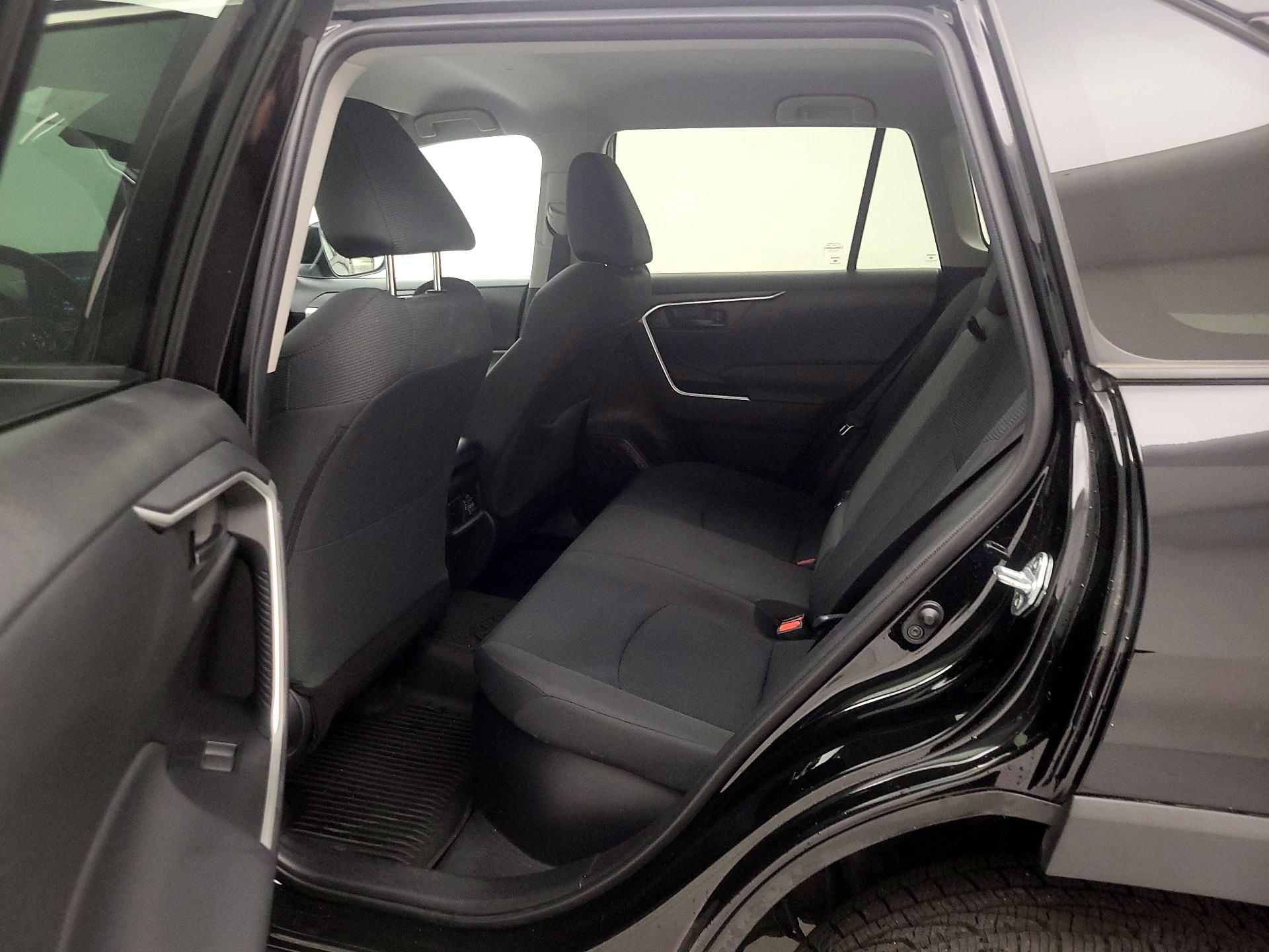 Thumbnail: 2021 Toyota RAV4 - 19