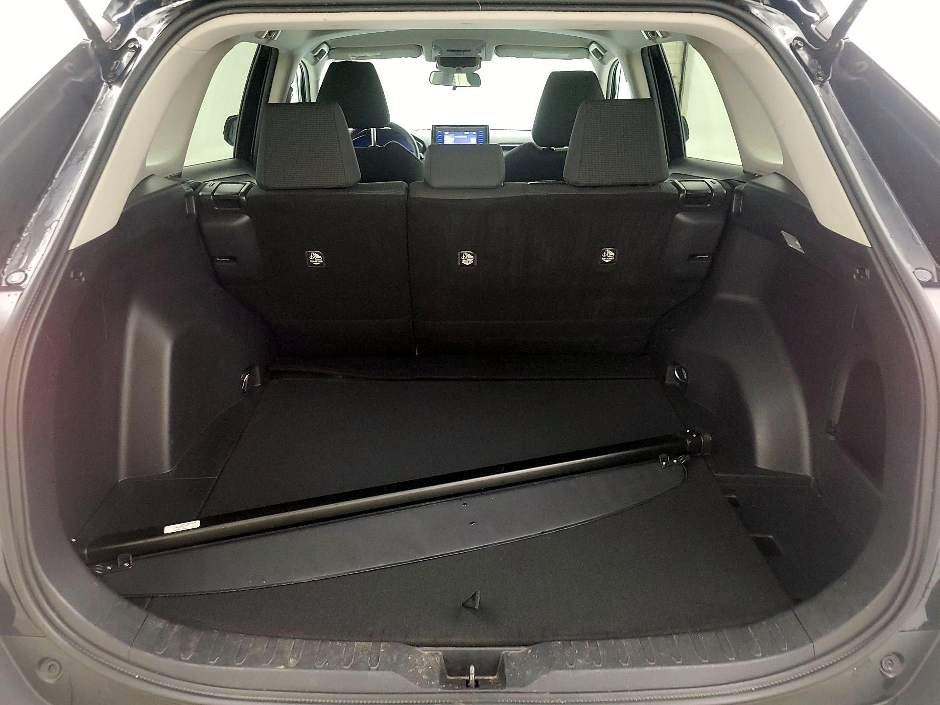 Thumbnail: 2021 Toyota RAV4 - 20