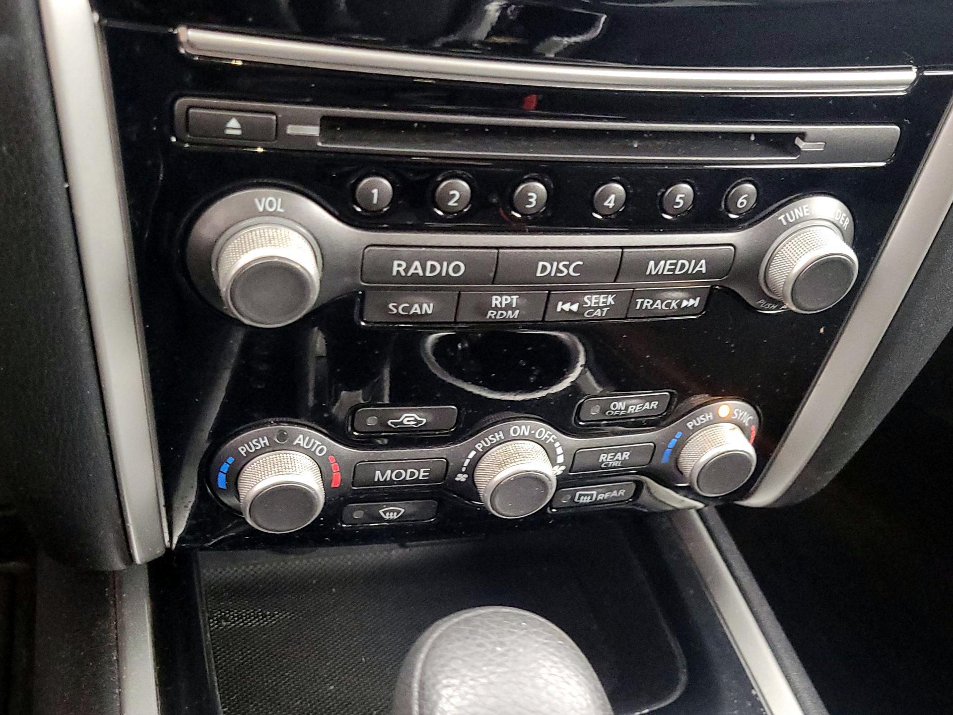 Thumbnail: 2020 Nissan Pathfinder - 16