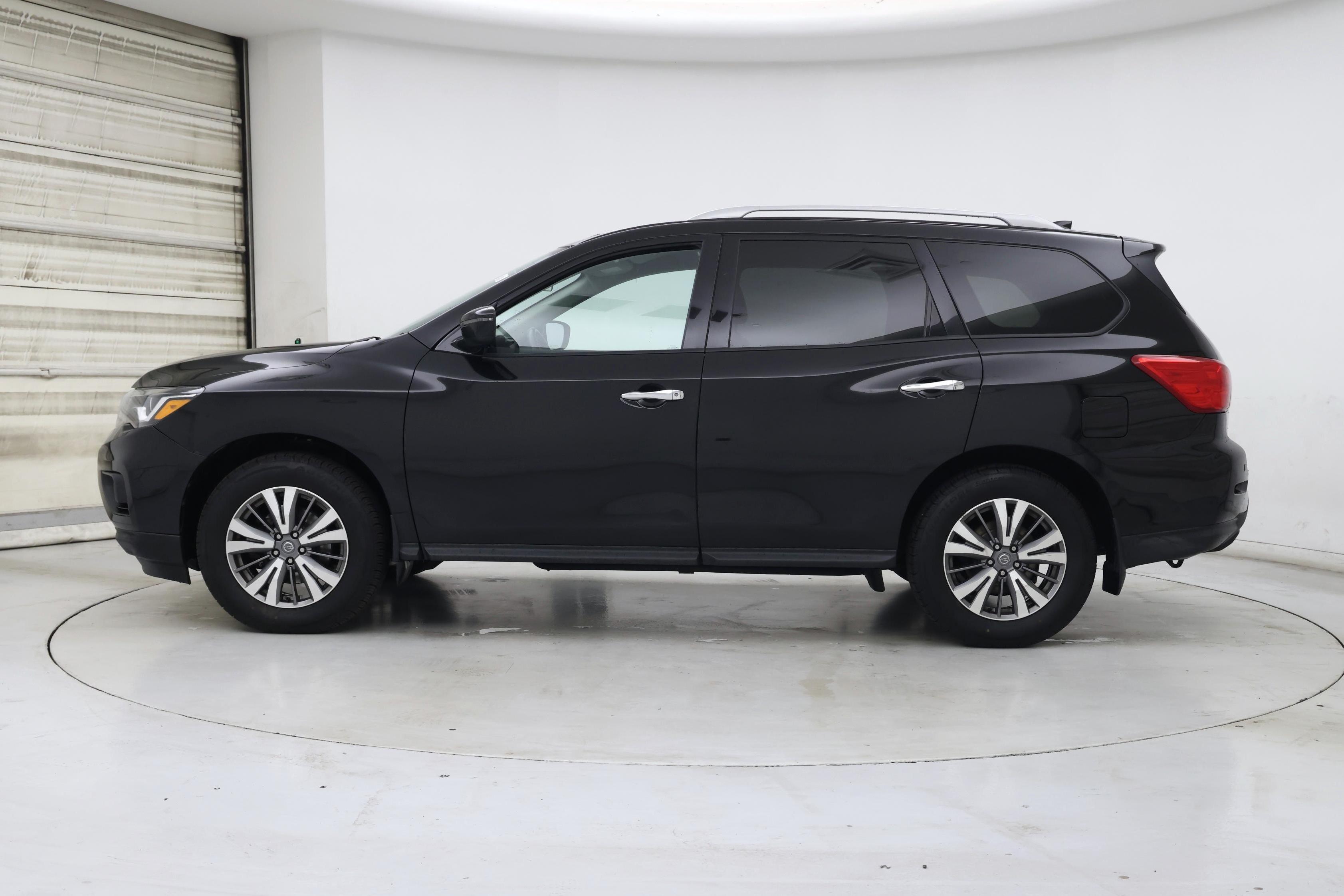 Thumbnail: 2020 Nissan Pathfinder - 3