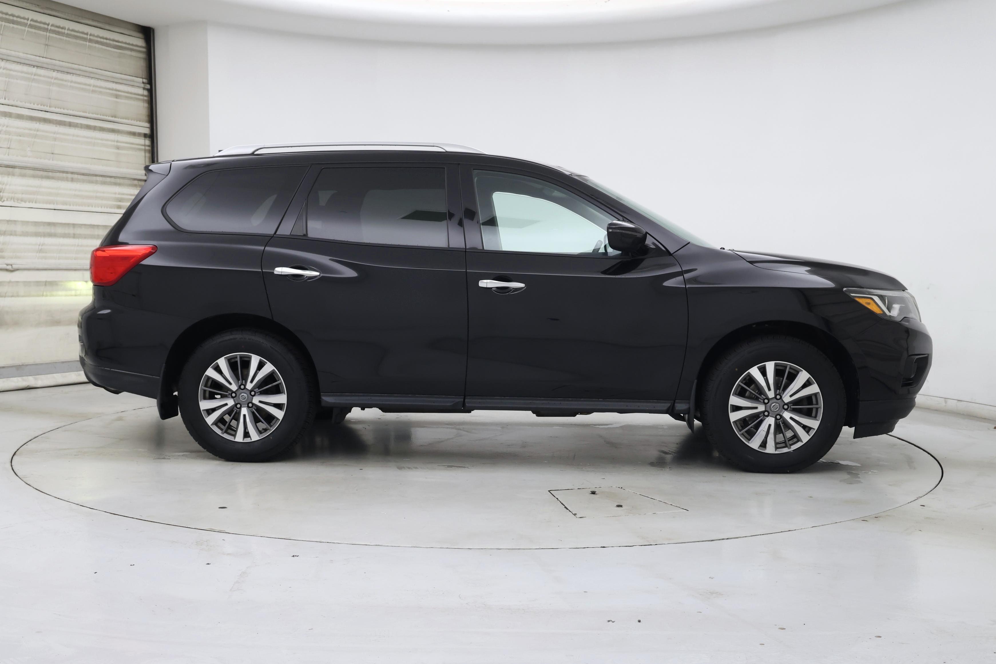 Thumbnail: 2020 Nissan Pathfinder - 7