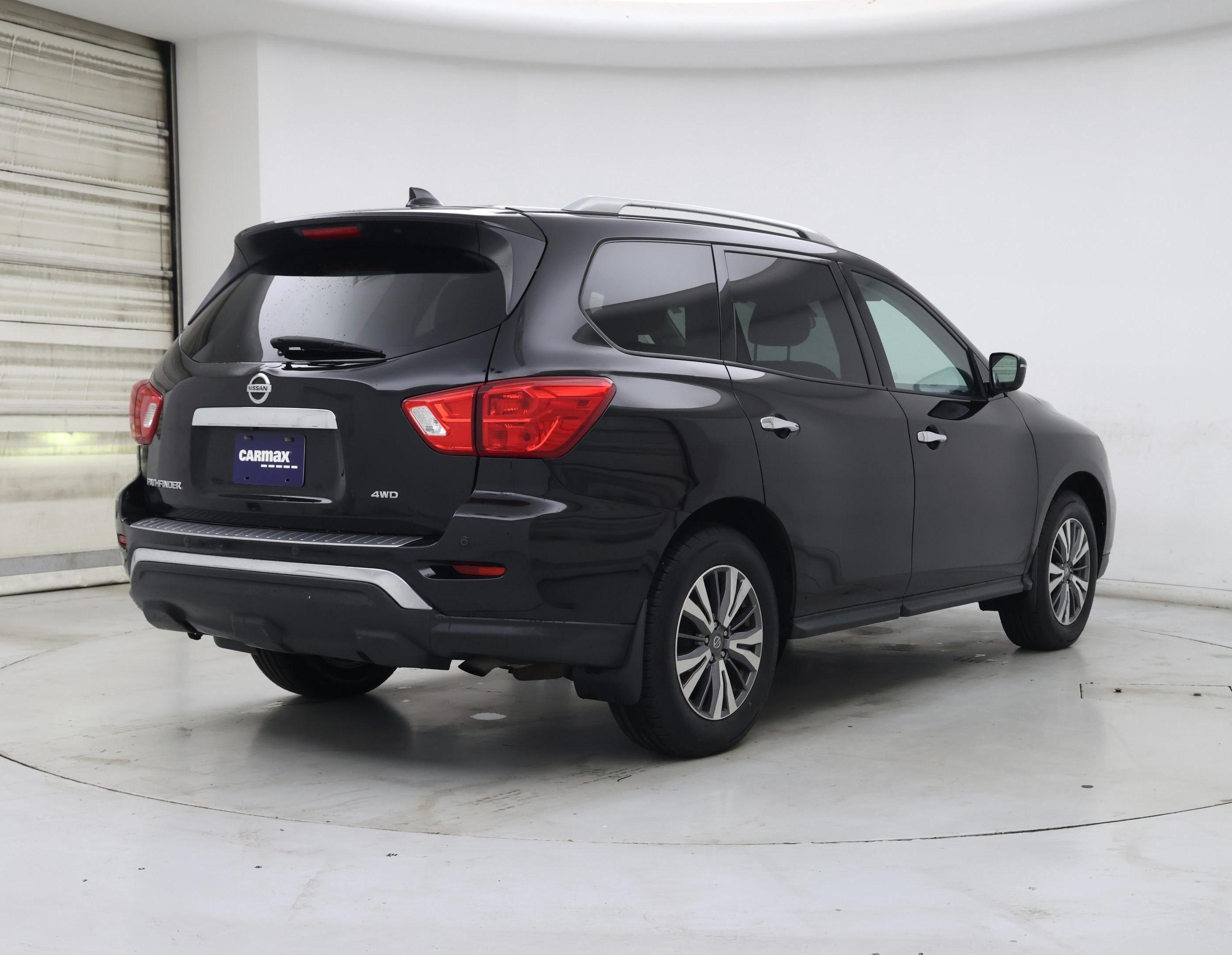 Thumbnail: 2020 Nissan Pathfinder - 8