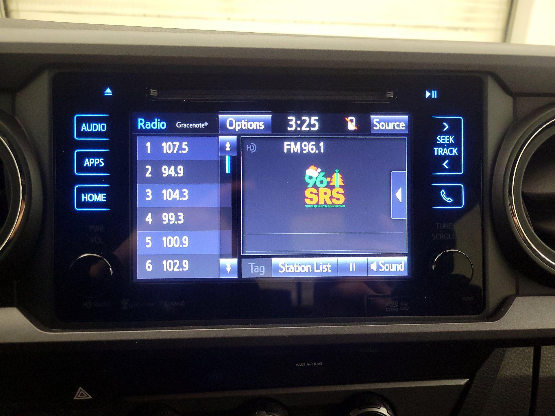 Thumbnail: 2019 Toyota Tacoma - 15