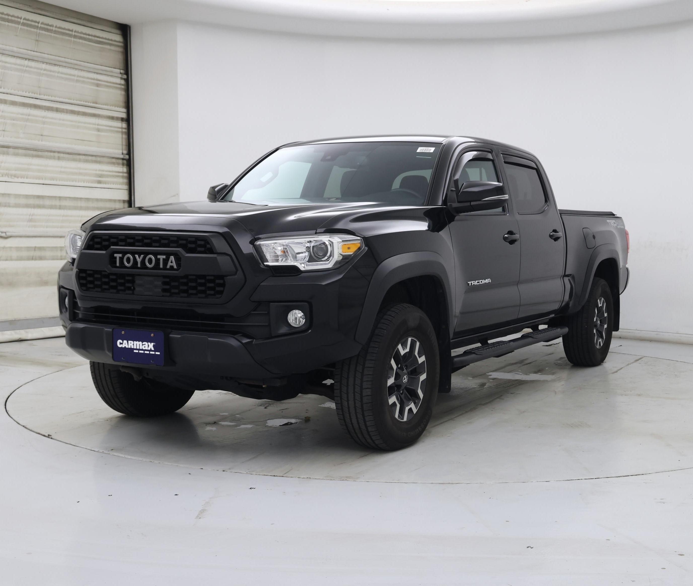 Thumbnail: 2019 Toyota Tacoma - 4
