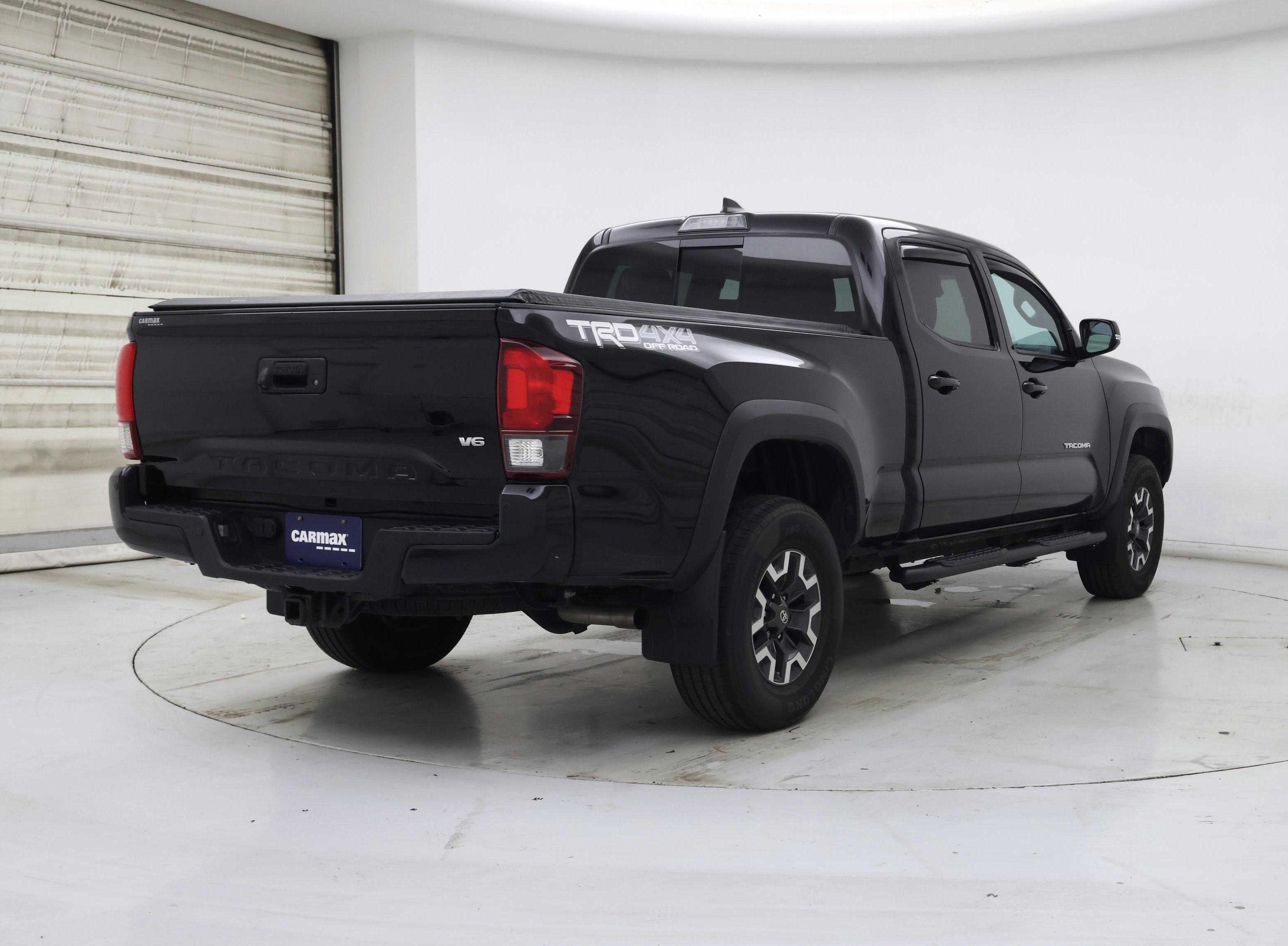 Thumbnail: 2019 Toyota Tacoma - 8