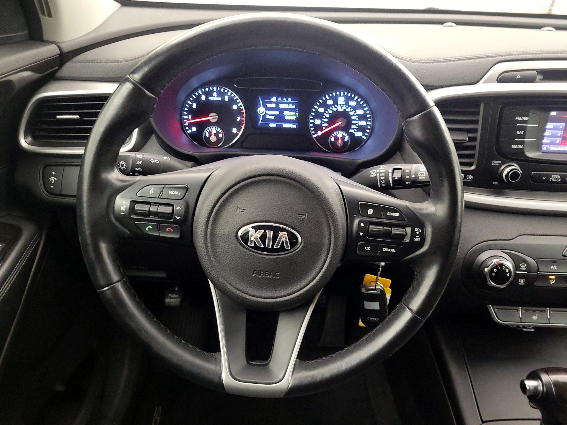 Thumbnail: 2016 Kia Sorento - 10