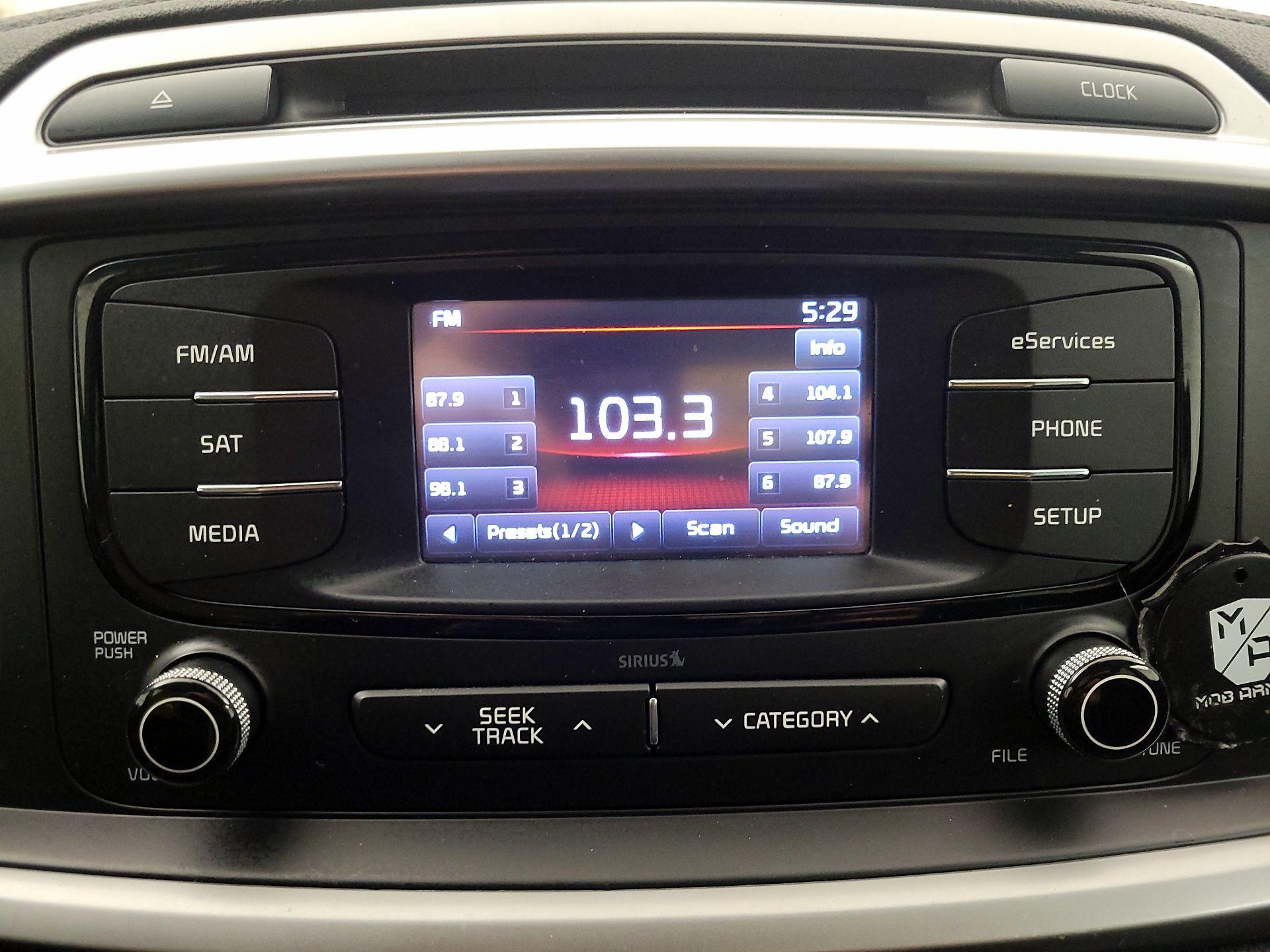 Thumbnail: 2016 Kia Sorento - 15