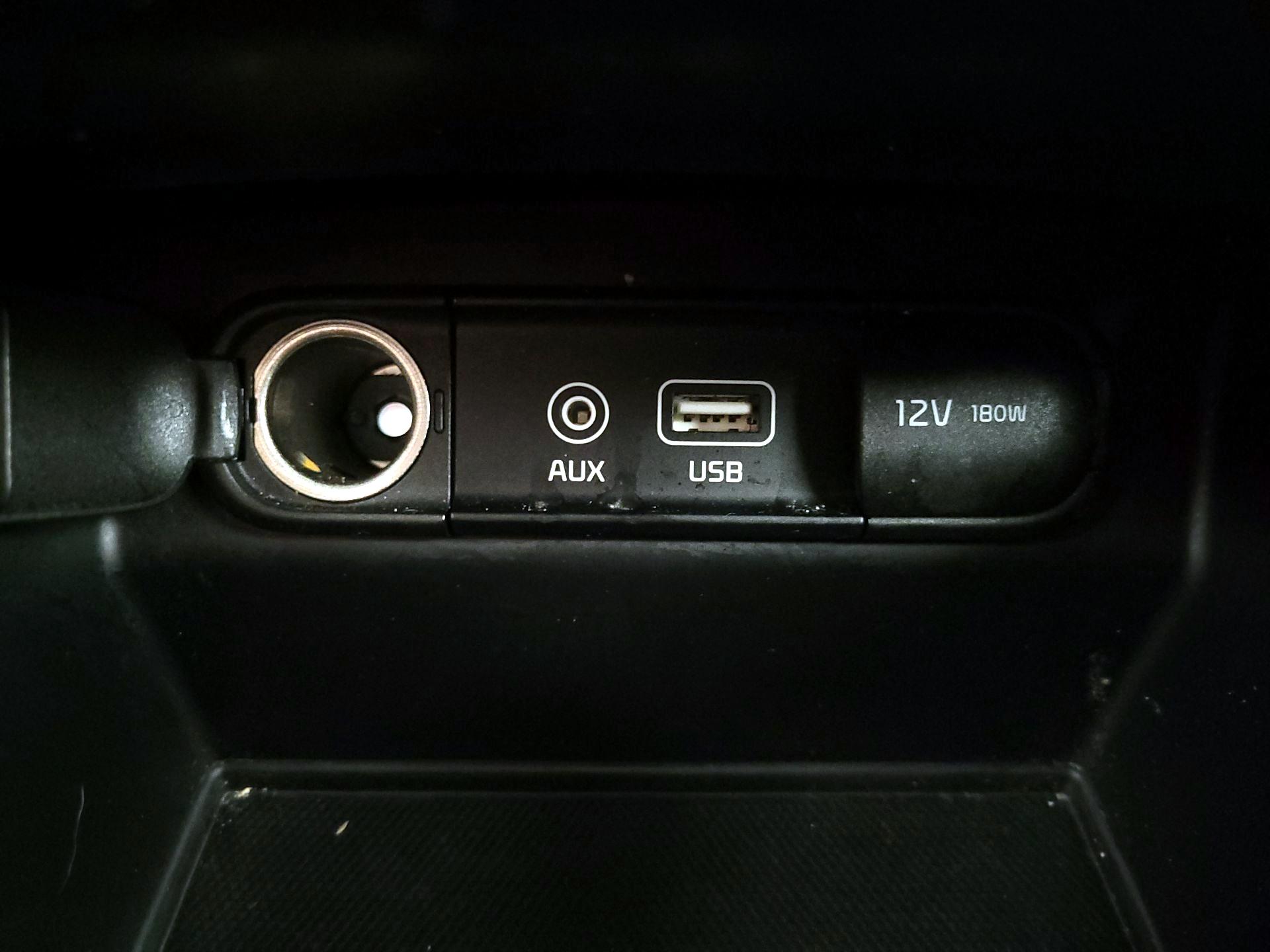 Thumbnail: 2016 Kia Sorento - 18