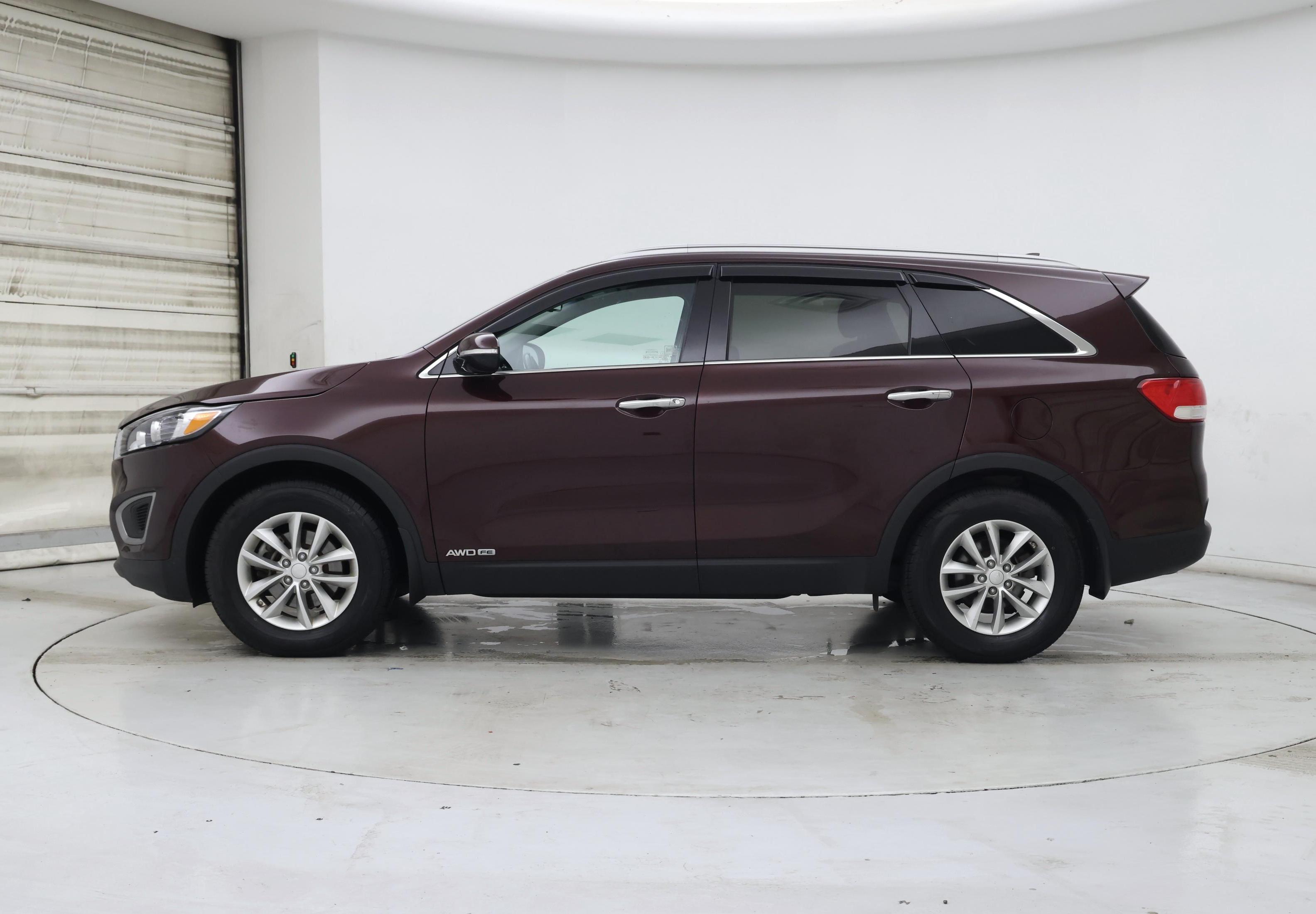 Thumbnail: 2016 Kia Sorento - 3