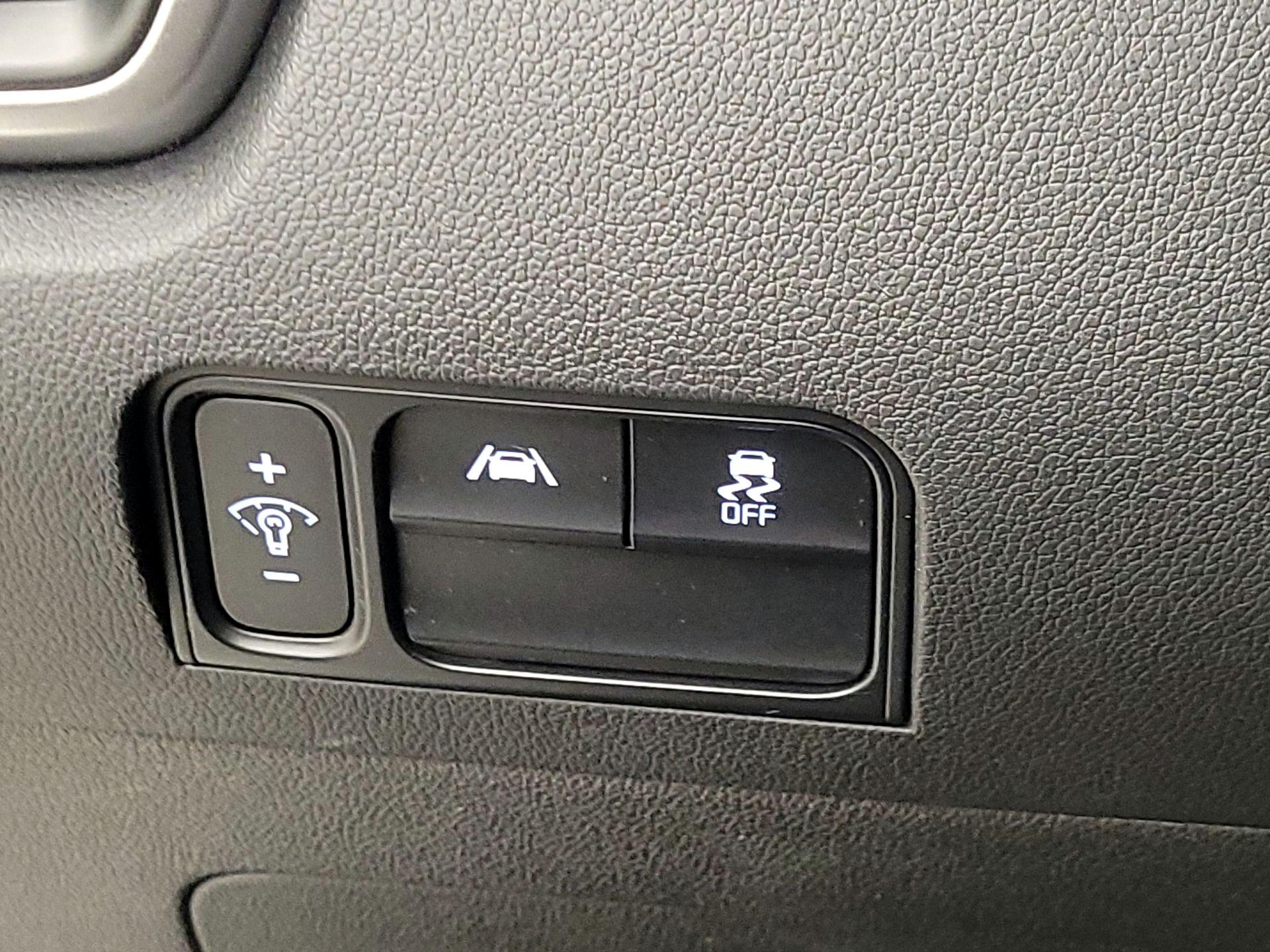 Thumbnail: 2021 Kia Sorento - 13