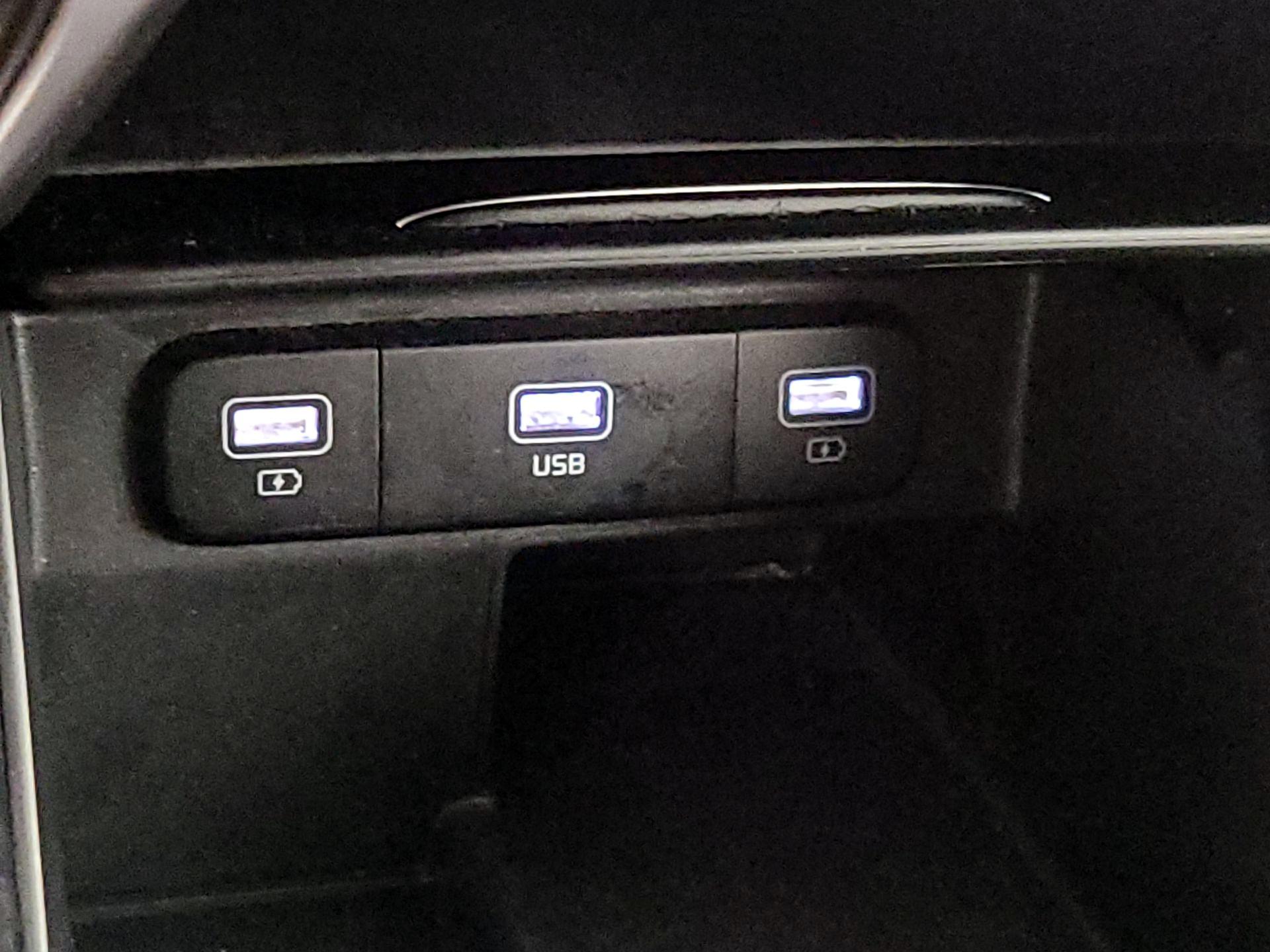 Thumbnail: 2021 Kia Sorento - 18