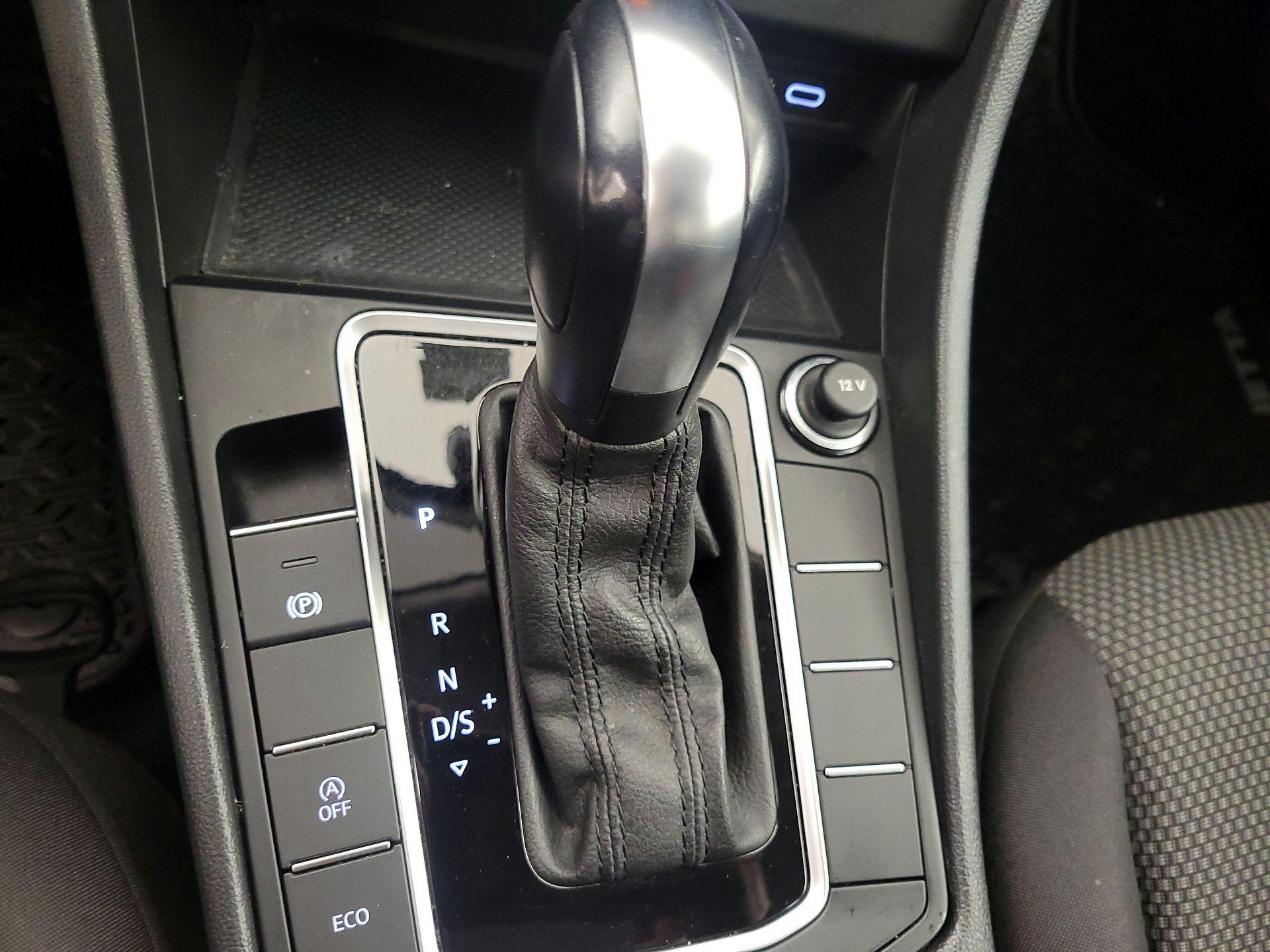 Thumbnail: 2020 Volkswagen Jetta - 17