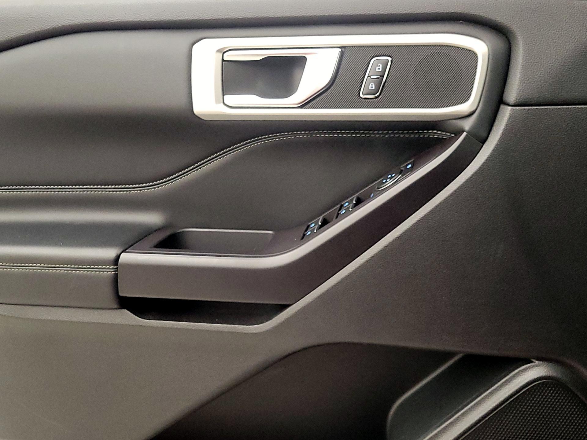 Thumbnail: 2020 Ford Explorer - 12