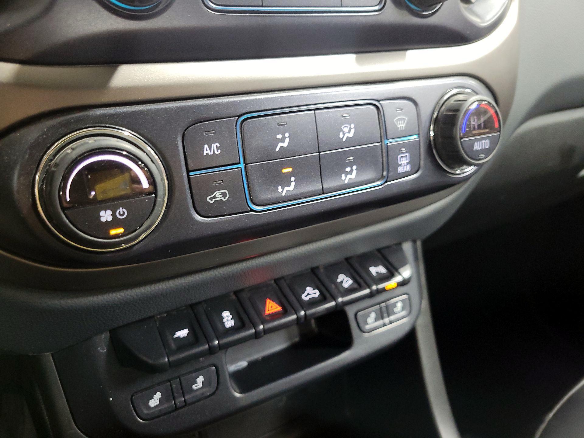 Thumbnail: 2019 Chevrolet Colorado - 16