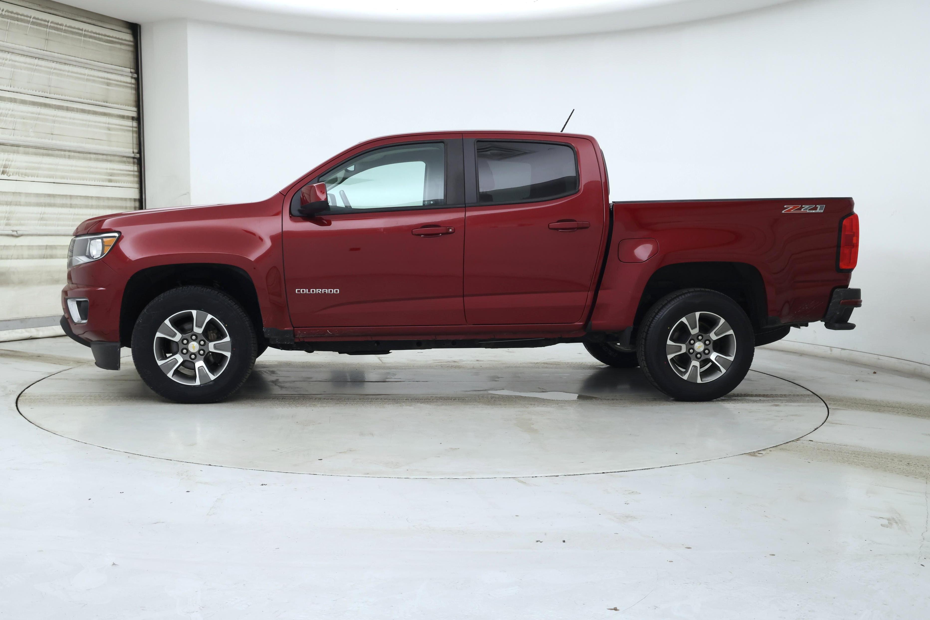 Thumbnail: 2019 Chevrolet Colorado - 3