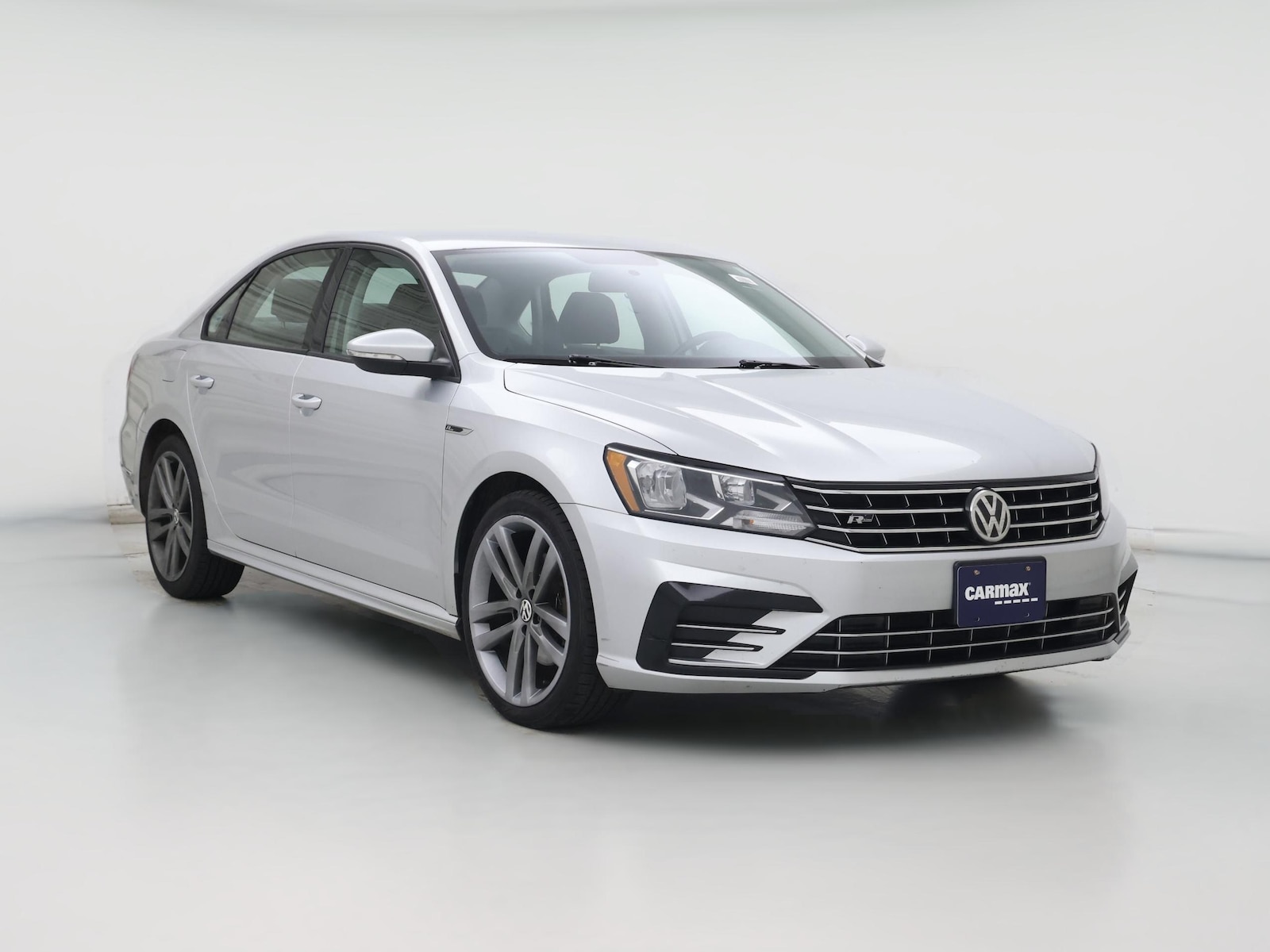 2018 Volkswagen Passat R-Line