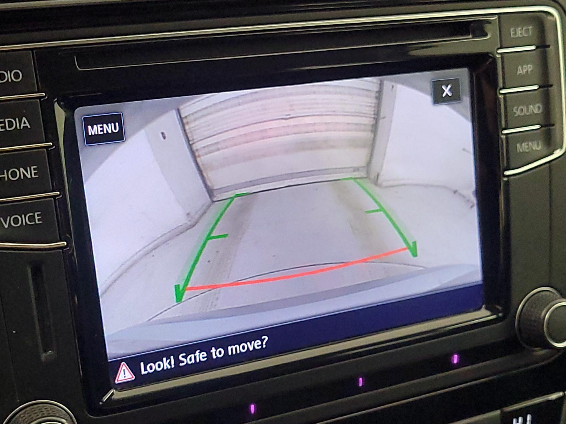 Thumbnail: 2018 Volkswagen Passat - 14