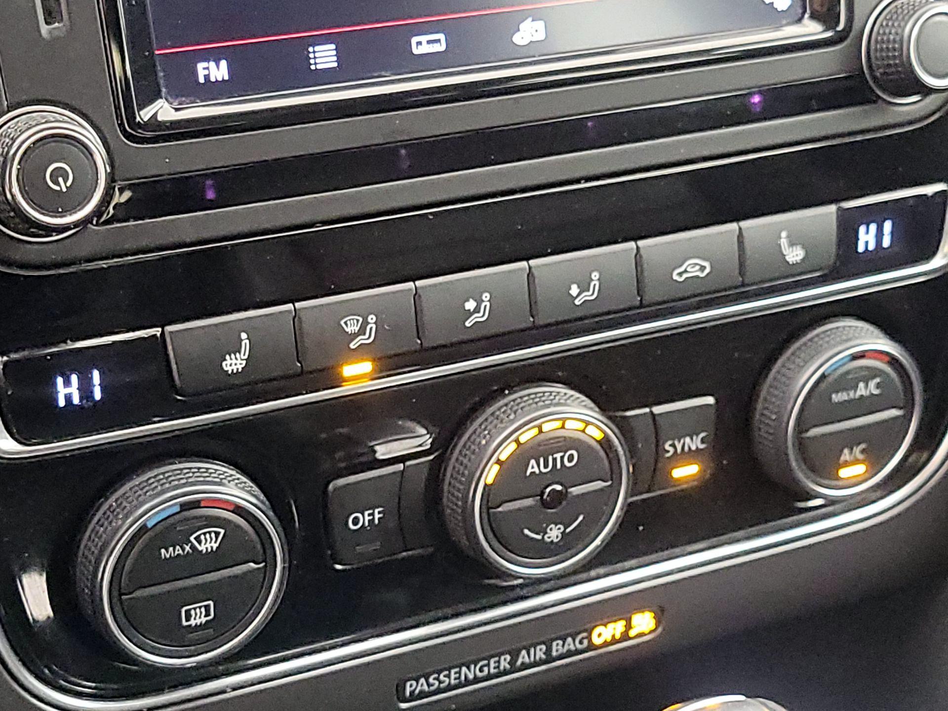 Thumbnail: 2018 Volkswagen Passat - 16