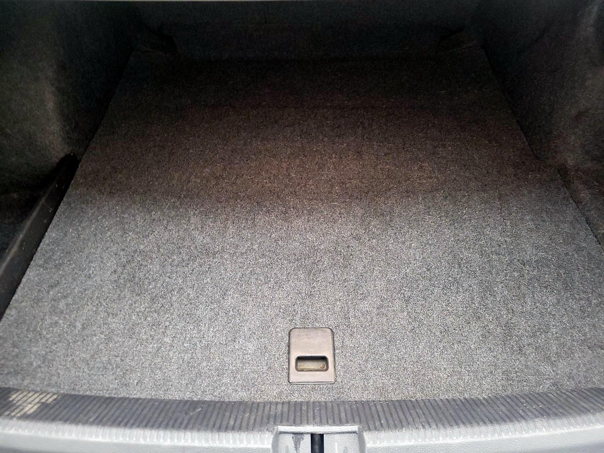 Thumbnail: 2018 Volkswagen Passat - 19