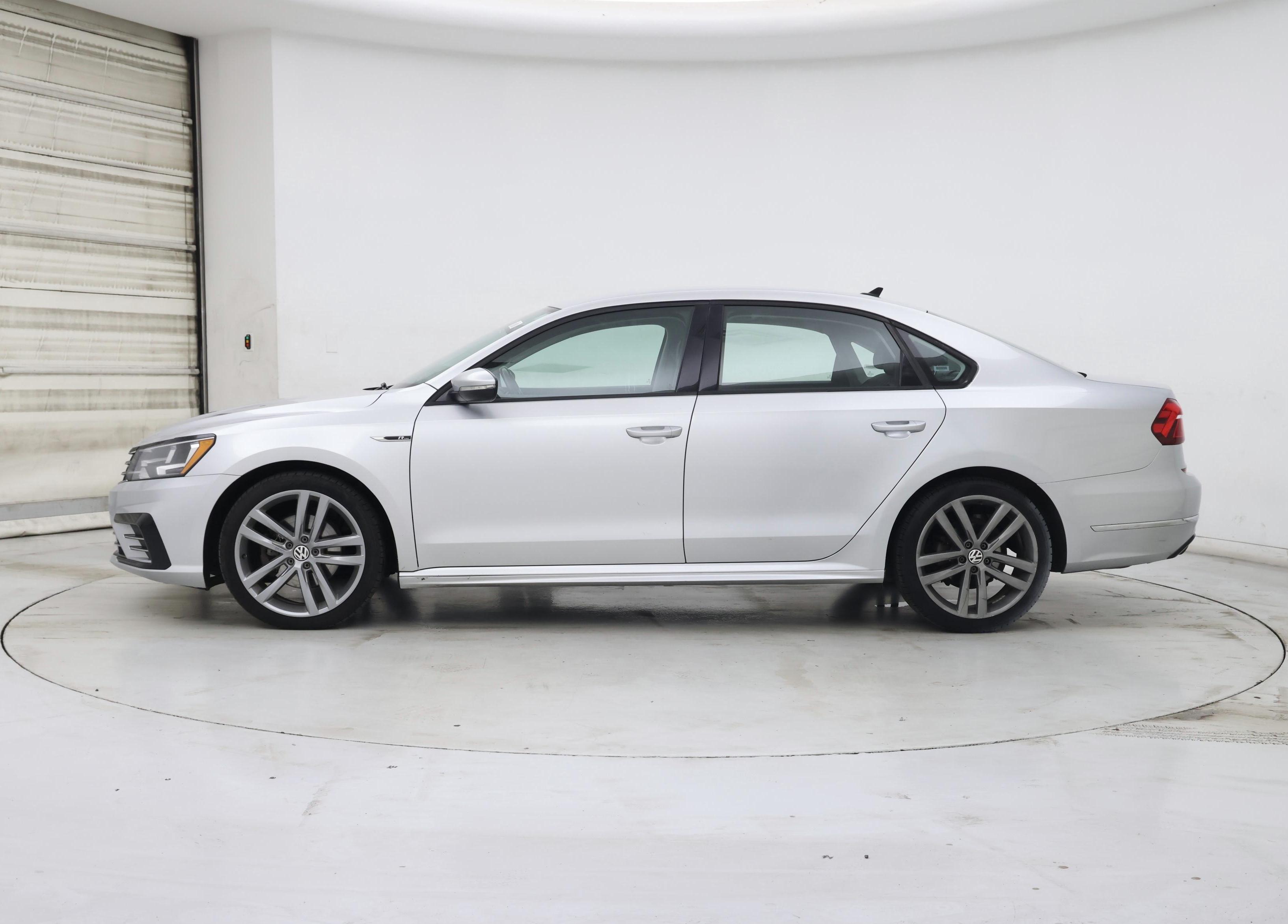 Thumbnail: 2018 Volkswagen Passat - 3