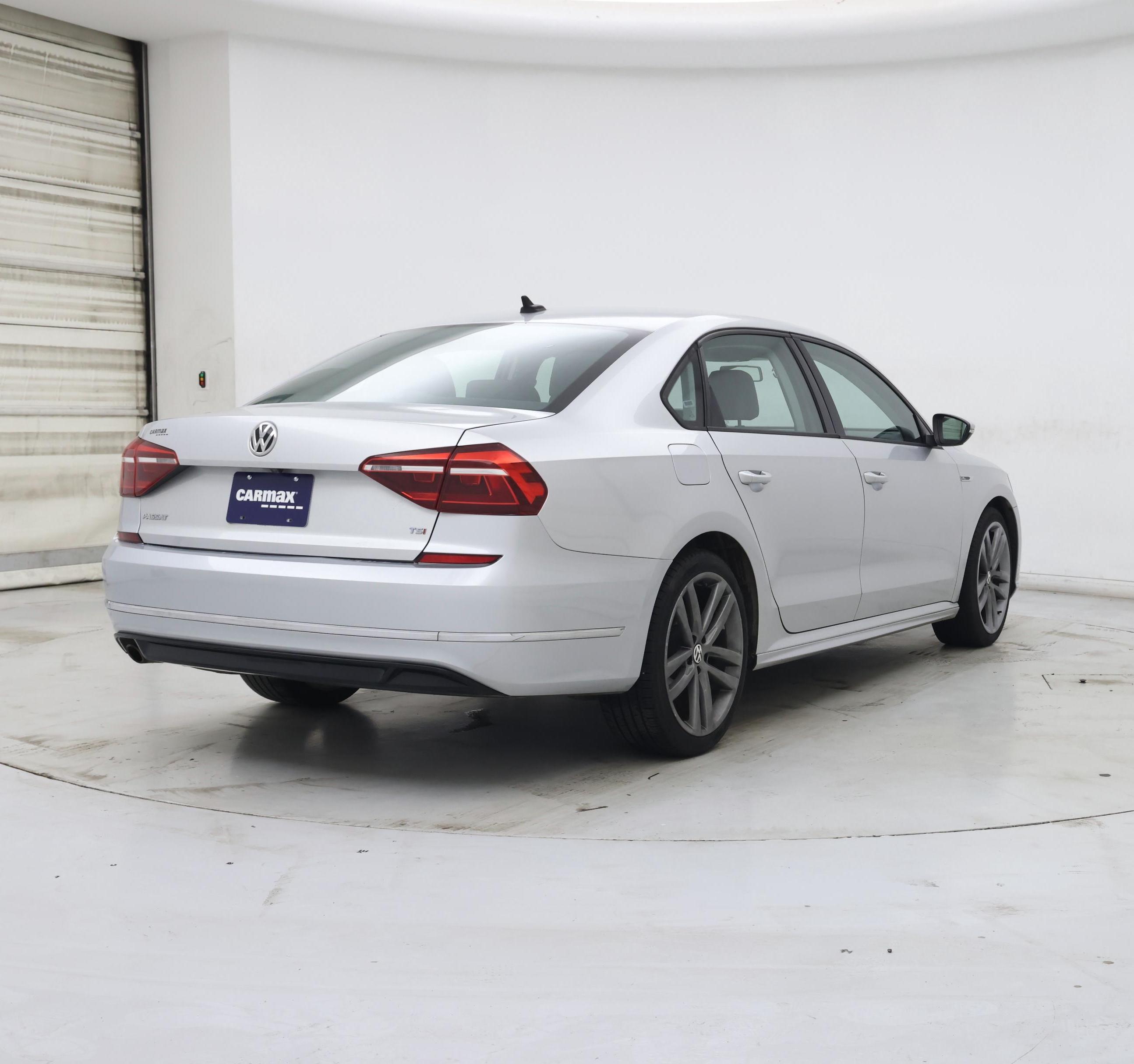 Thumbnail: 2018 Volkswagen Passat - 8