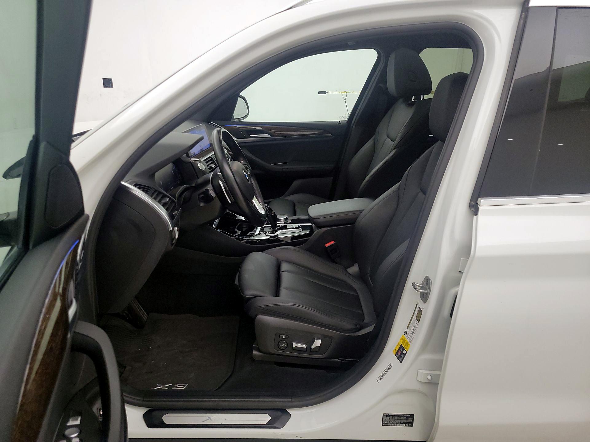 Thumbnail: 2021 BMW X3 - 11