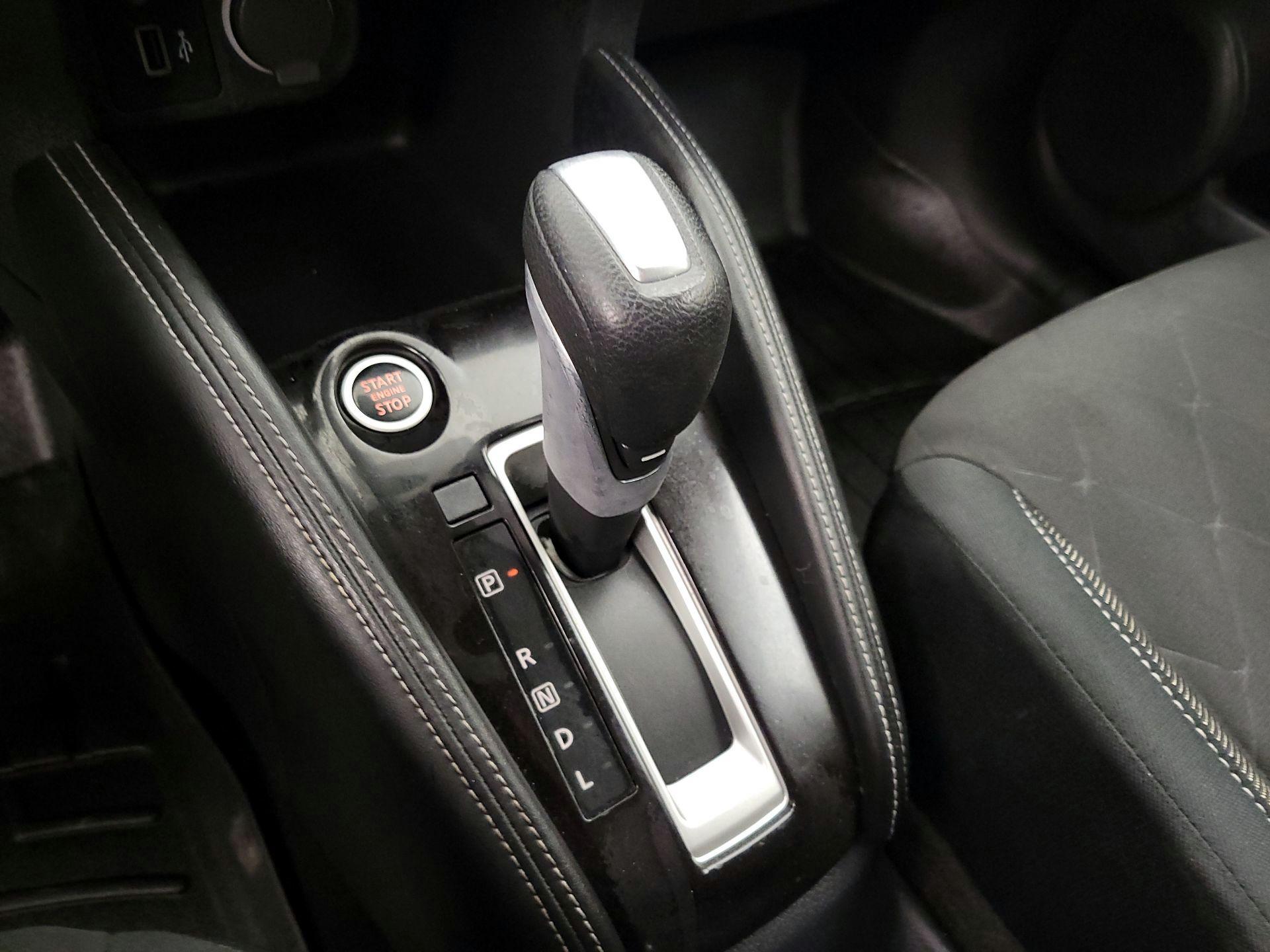 Thumbnail: 2020 Nissan Kicks - 16