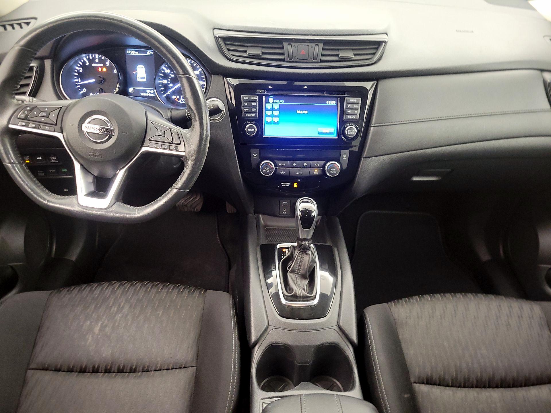 Thumbnail: 2017 Nissan Rogue - 9