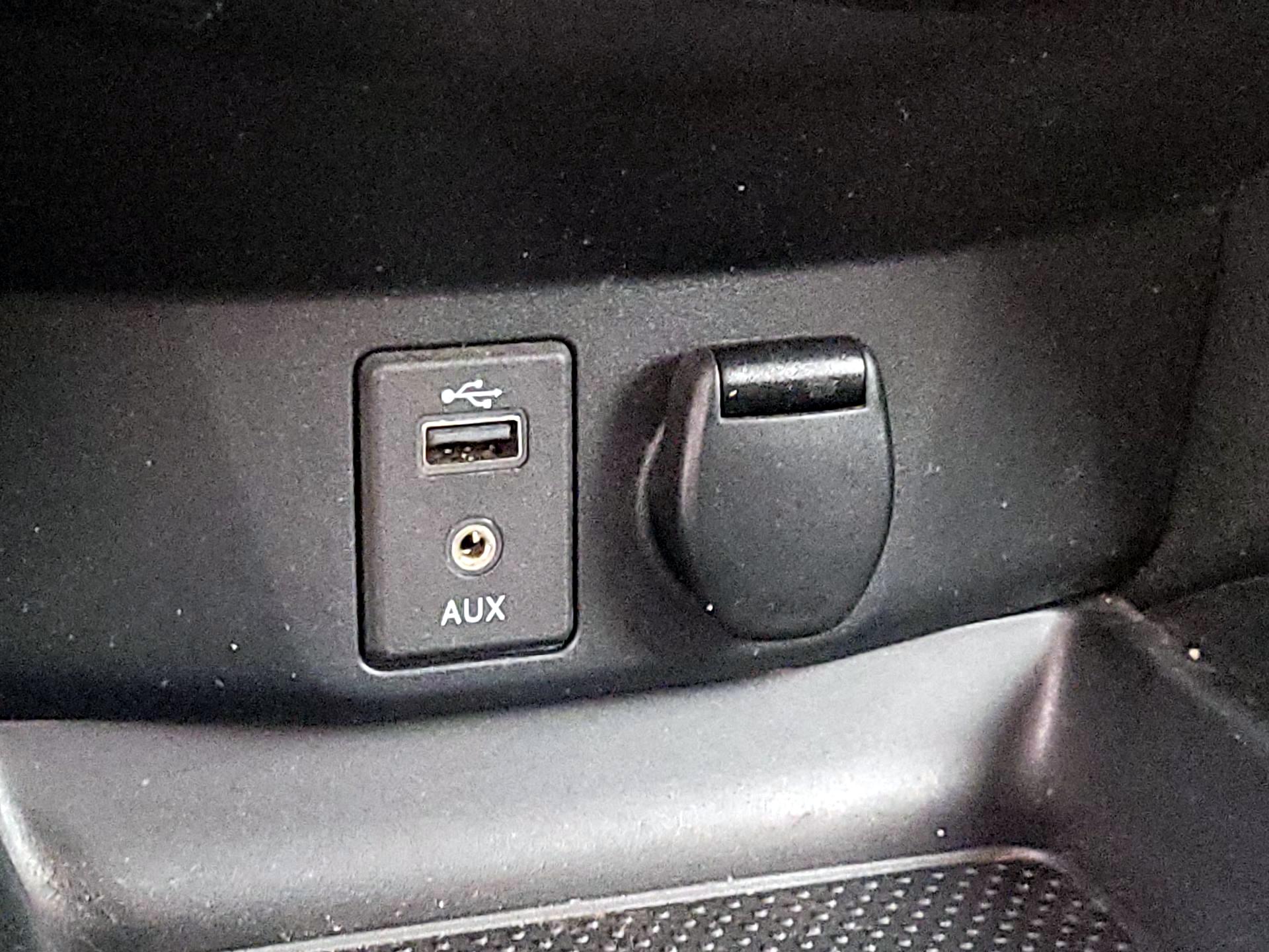 Thumbnail: 2017 Nissan Rogue - 18