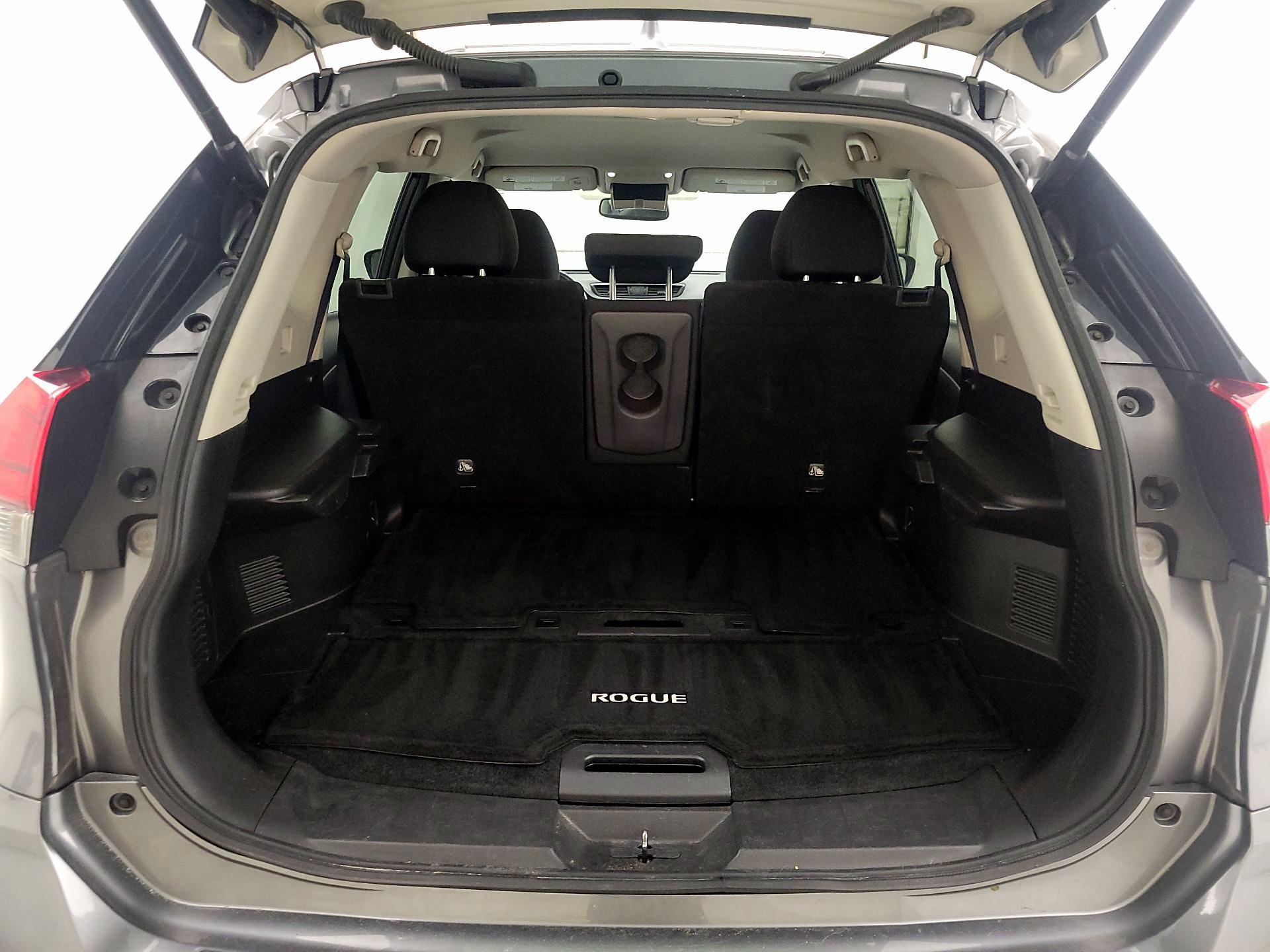 Thumbnail: 2017 Nissan Rogue - 20