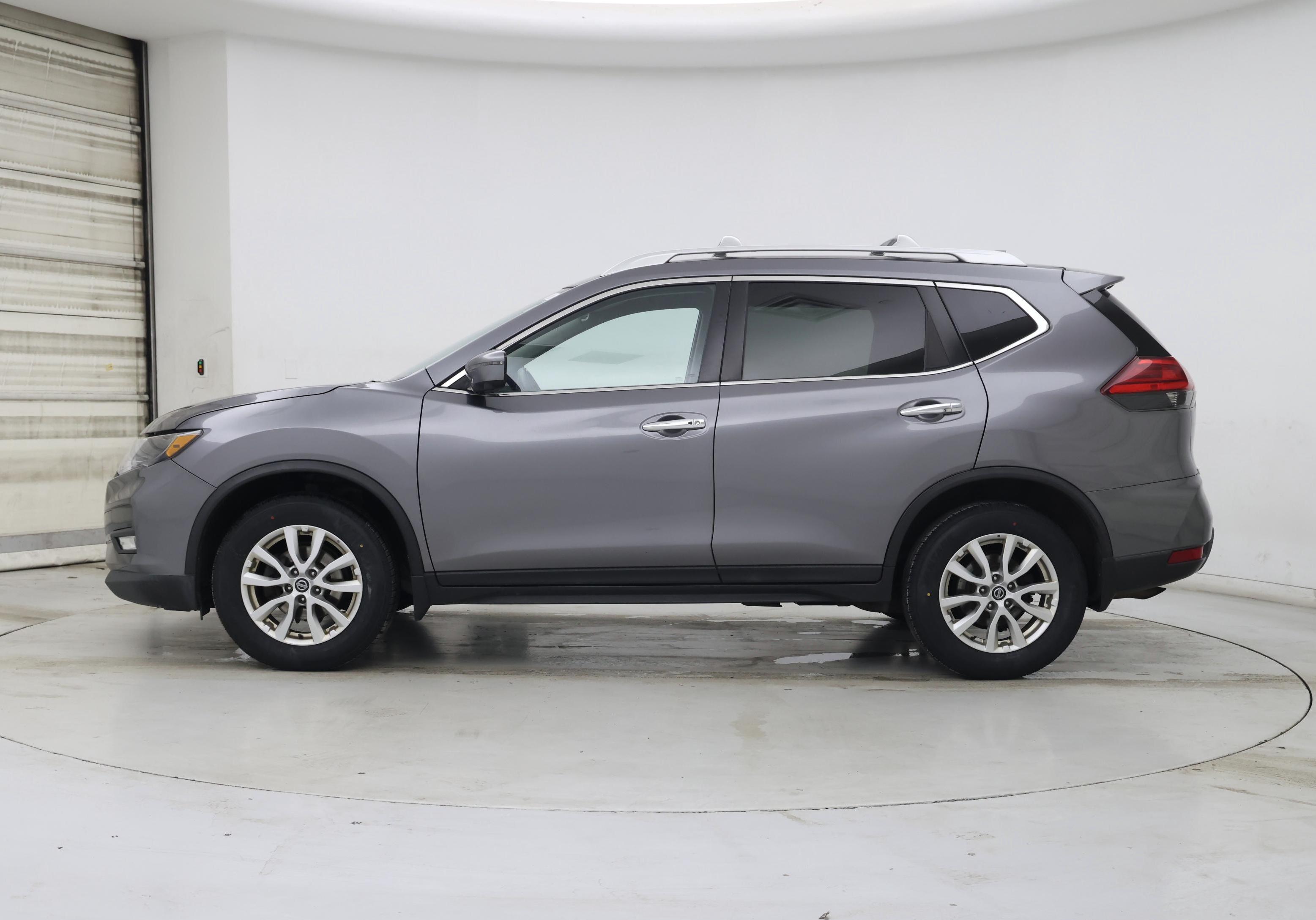 Thumbnail: 2017 Nissan Rogue - 3