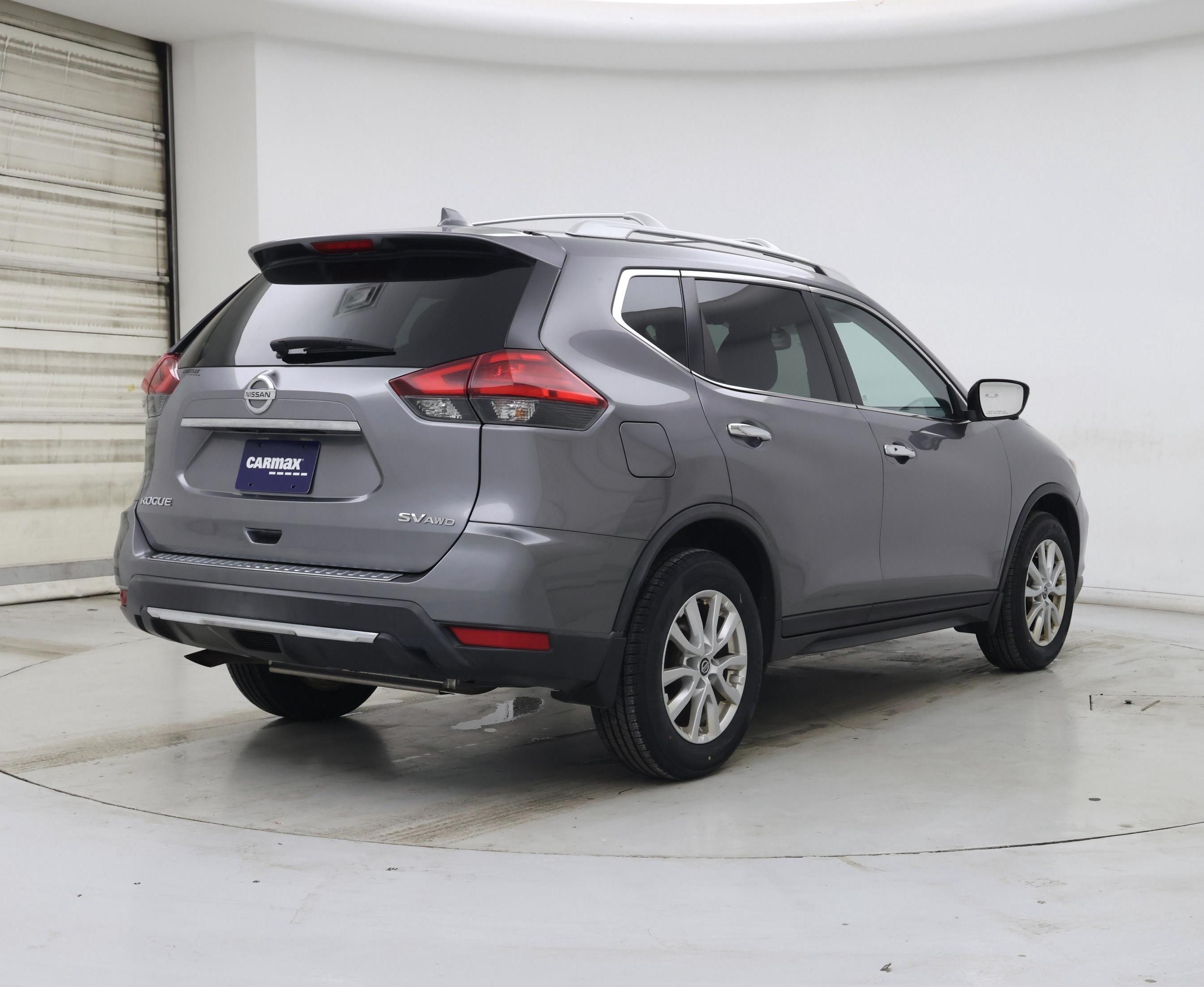 Thumbnail: 2017 Nissan Rogue - 8